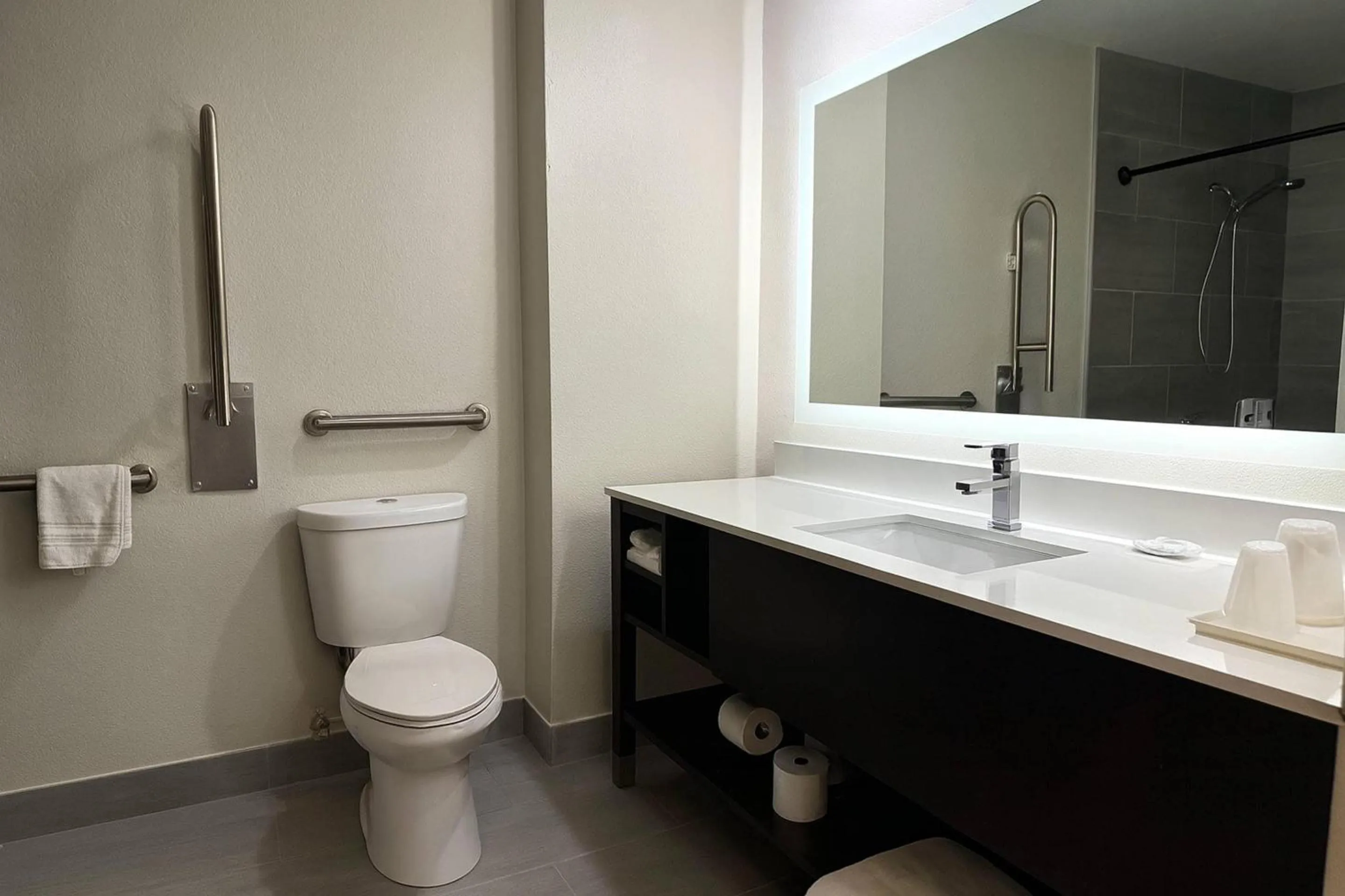 Bedroom in Quality Inn & Suites Circleville