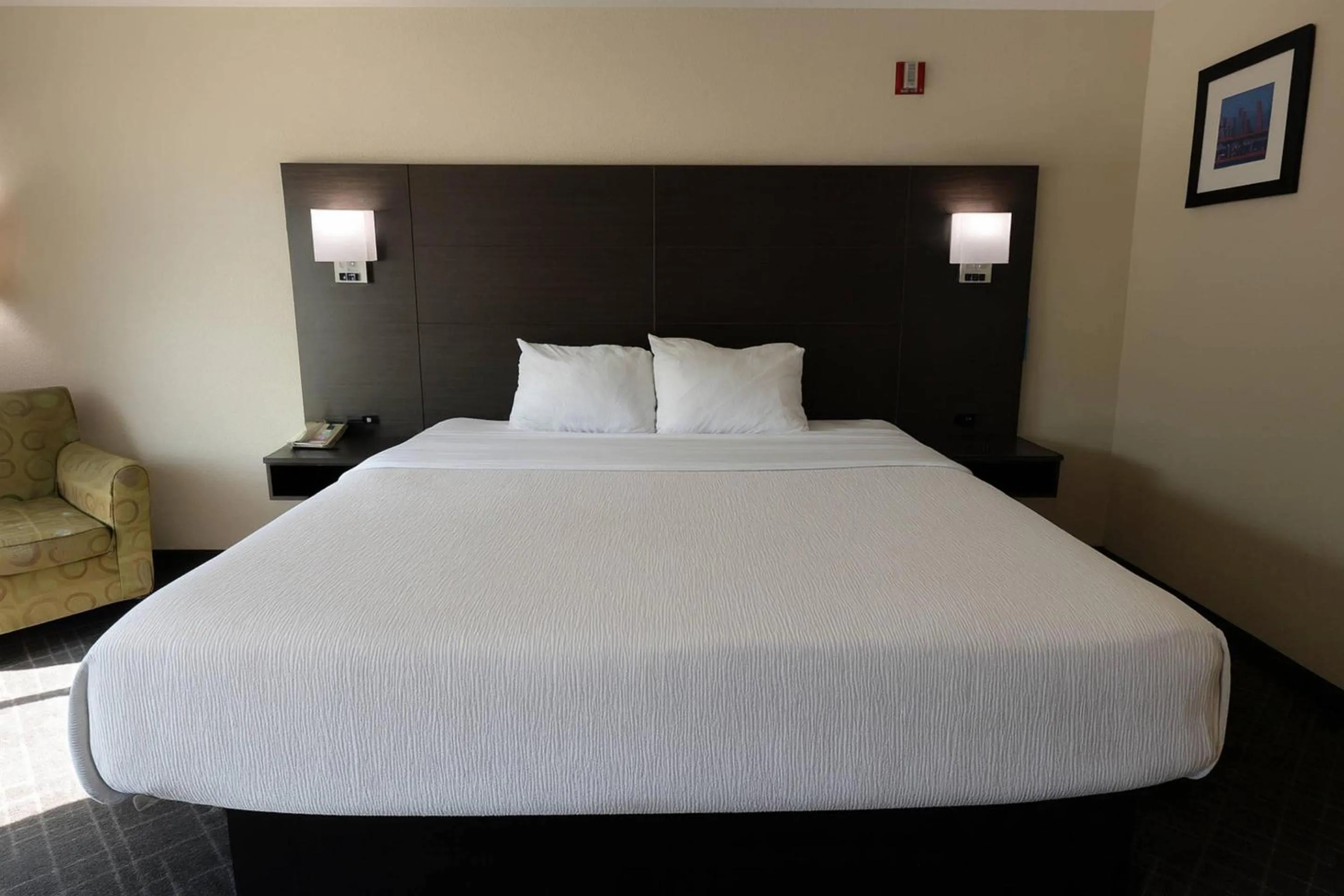 Bedroom, Bed in Quality Inn & Suites Circleville