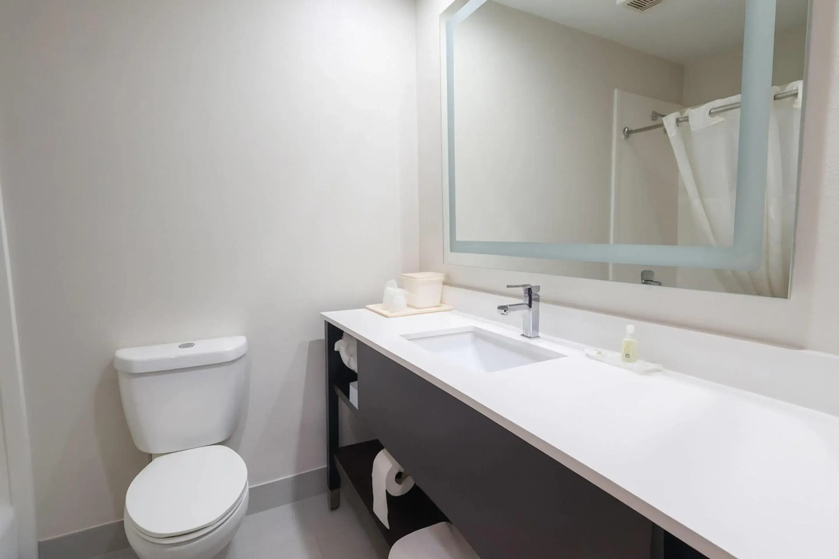 Bedroom in Quality Inn & Suites Circleville Bedroom in Quality Inn & Suites Circleville