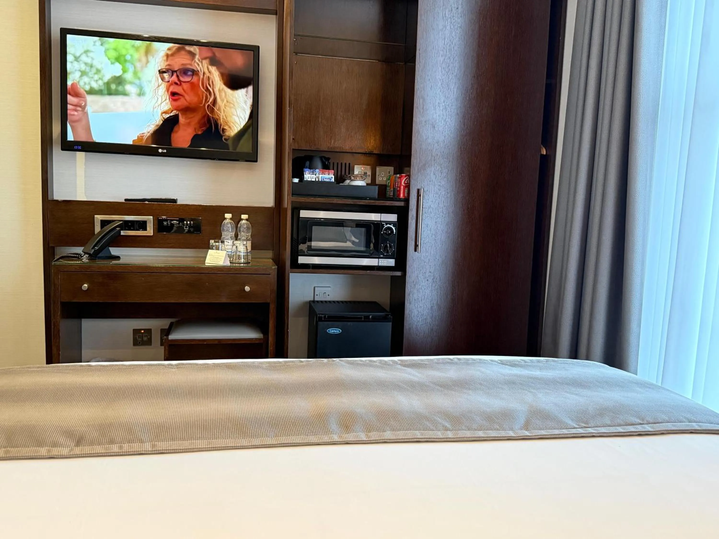 Bedroom, Bed in Park Avenue Baker Street