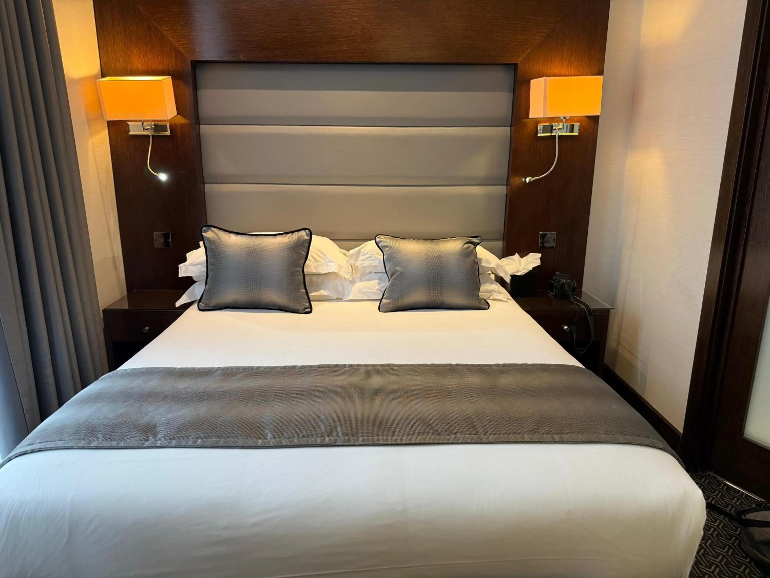 Bedroom, Bed in Park Avenue Baker Street