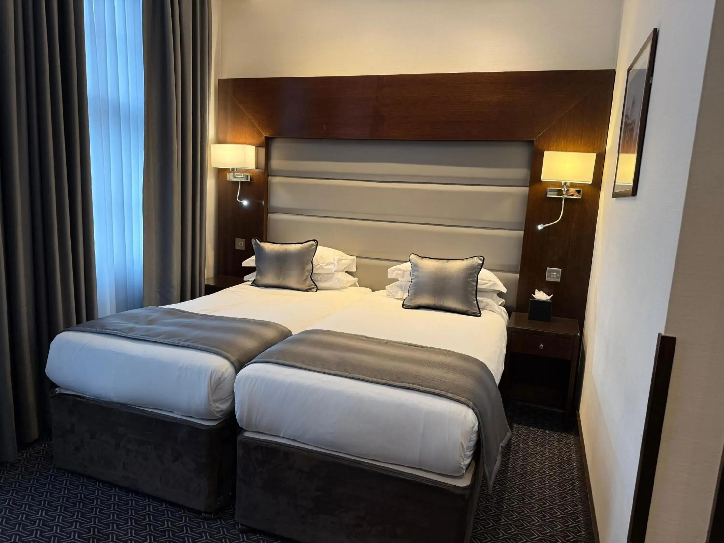 Bedroom, Bed in Park Avenue Baker Street Bedroom, Bed in Park Avenue Baker Street