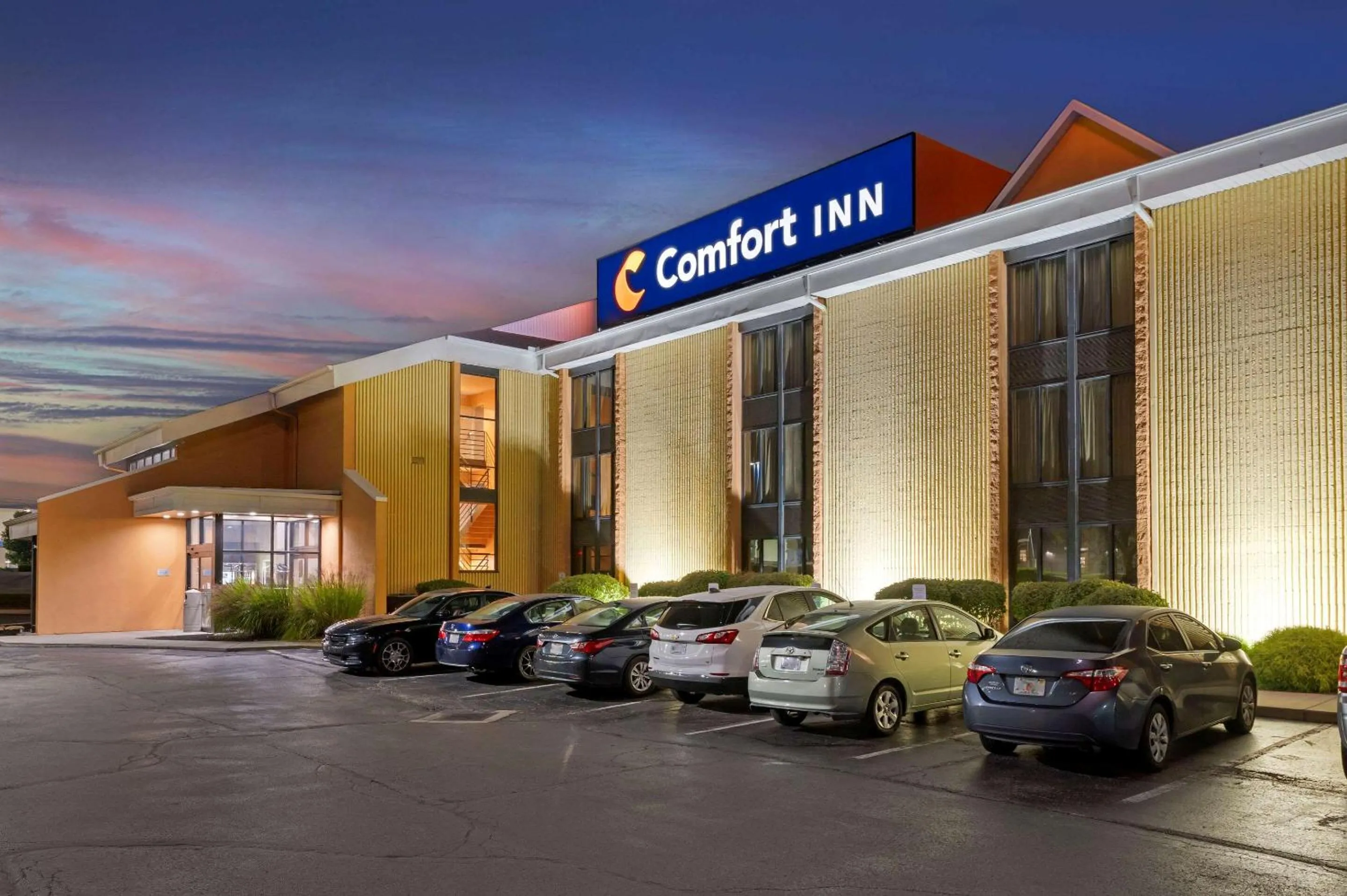 Property building in Comfort Inn Cincinnati Northeast