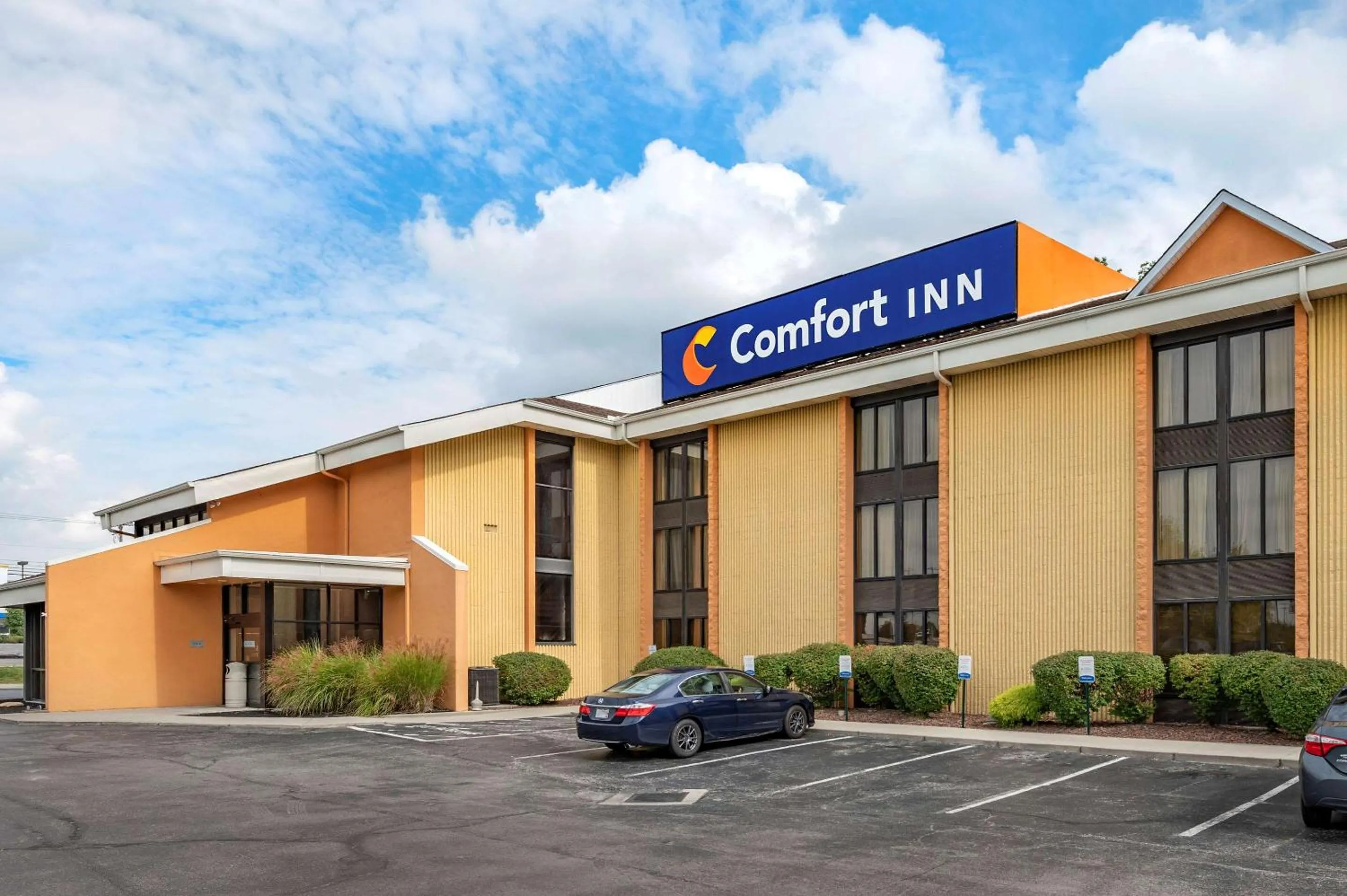 Property building in Comfort Inn Cincinnati Northeast