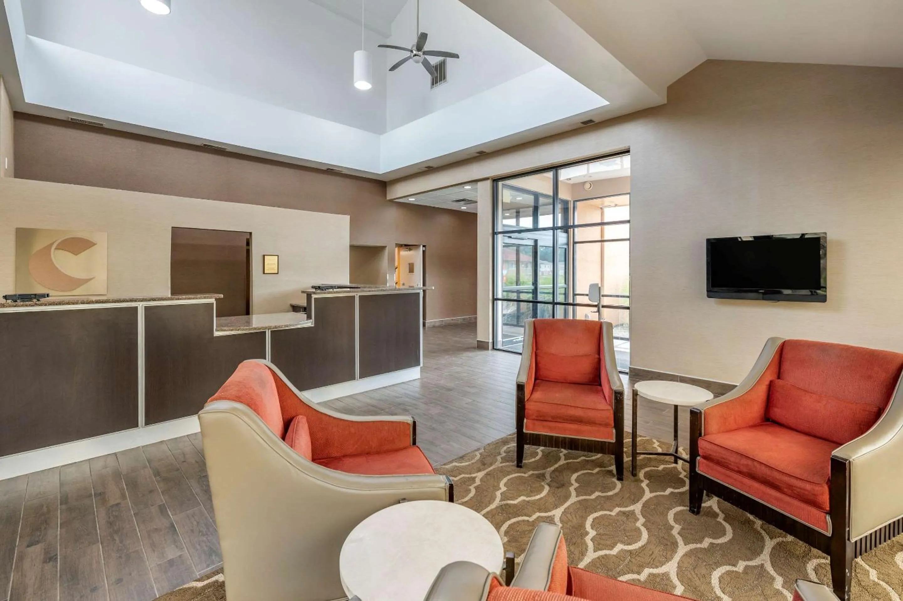 Lobby or reception in Comfort Inn Cincinnati Northeast