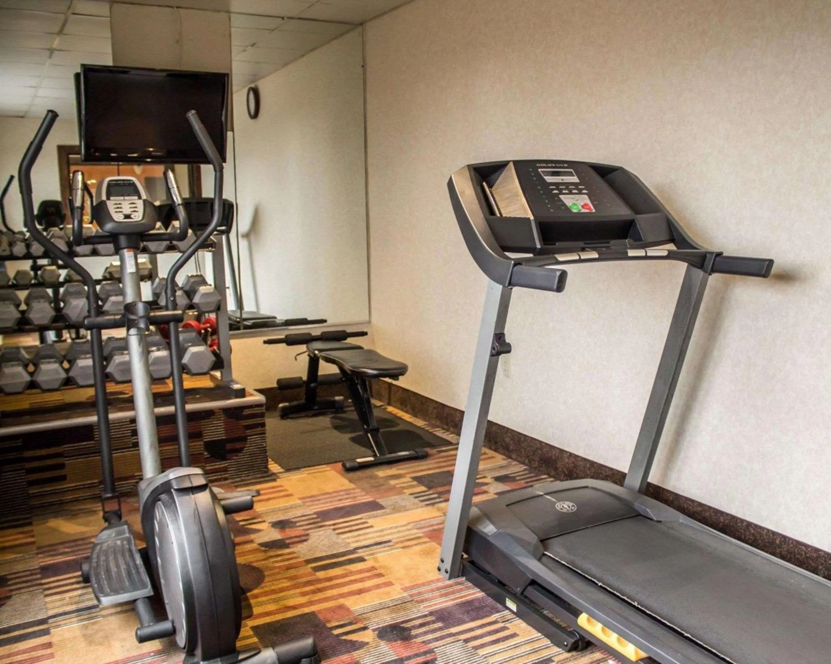 Fitness centre/facilities in Quality Inn