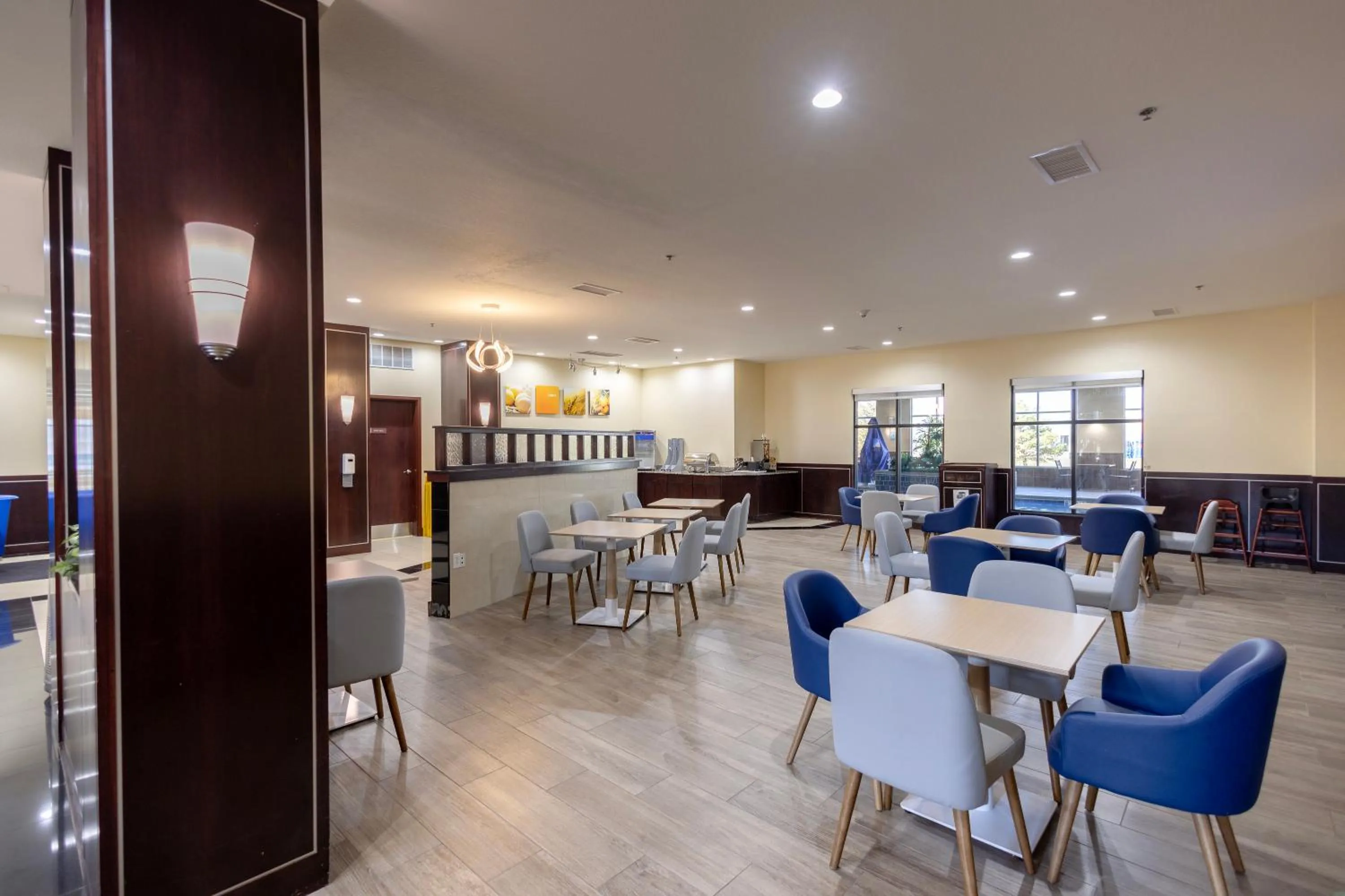 Breakfast in Comfort Suites Troy-I75