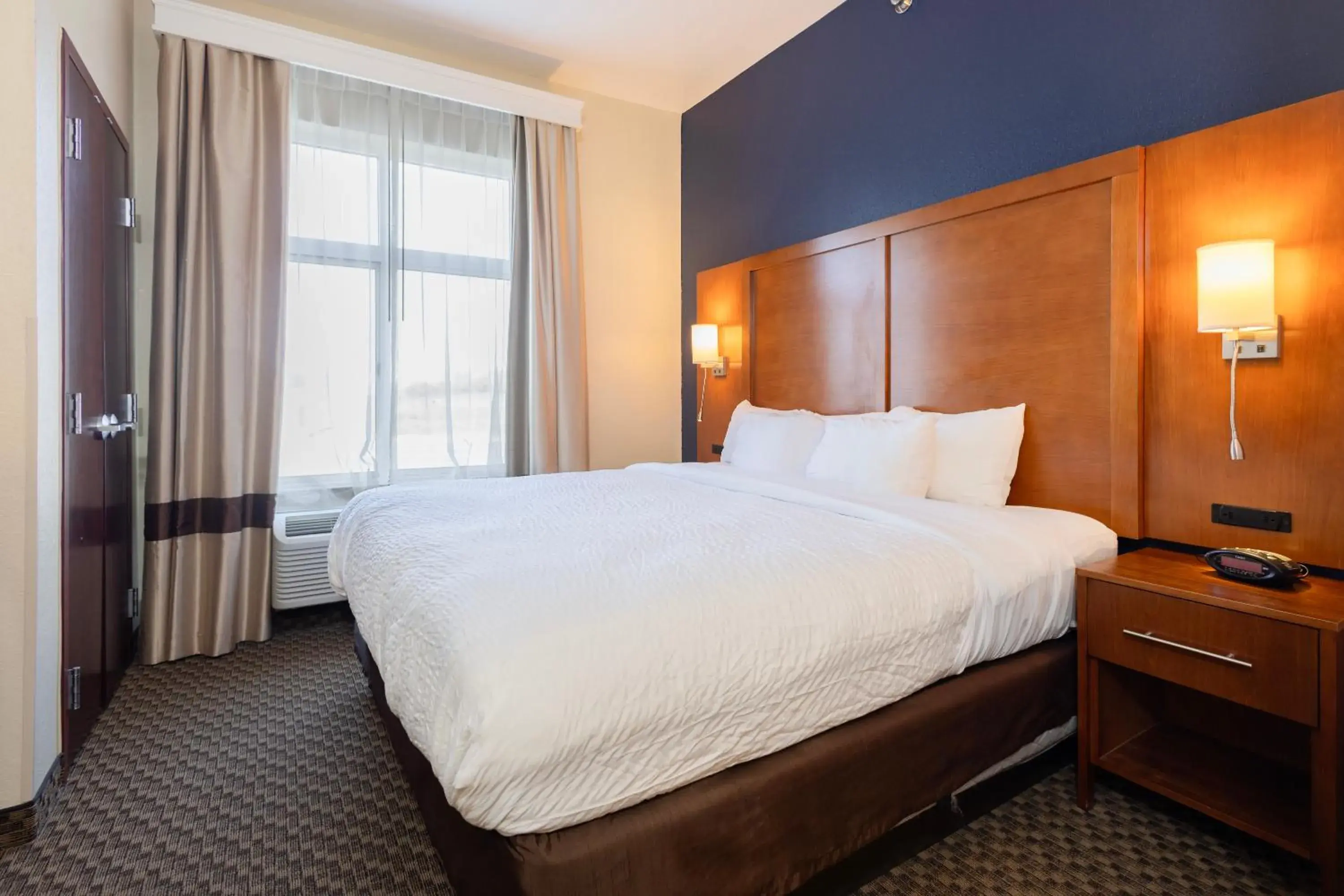 Bed in Comfort Suites Troy-I75 Bed in Comfort Suites Troy-I75