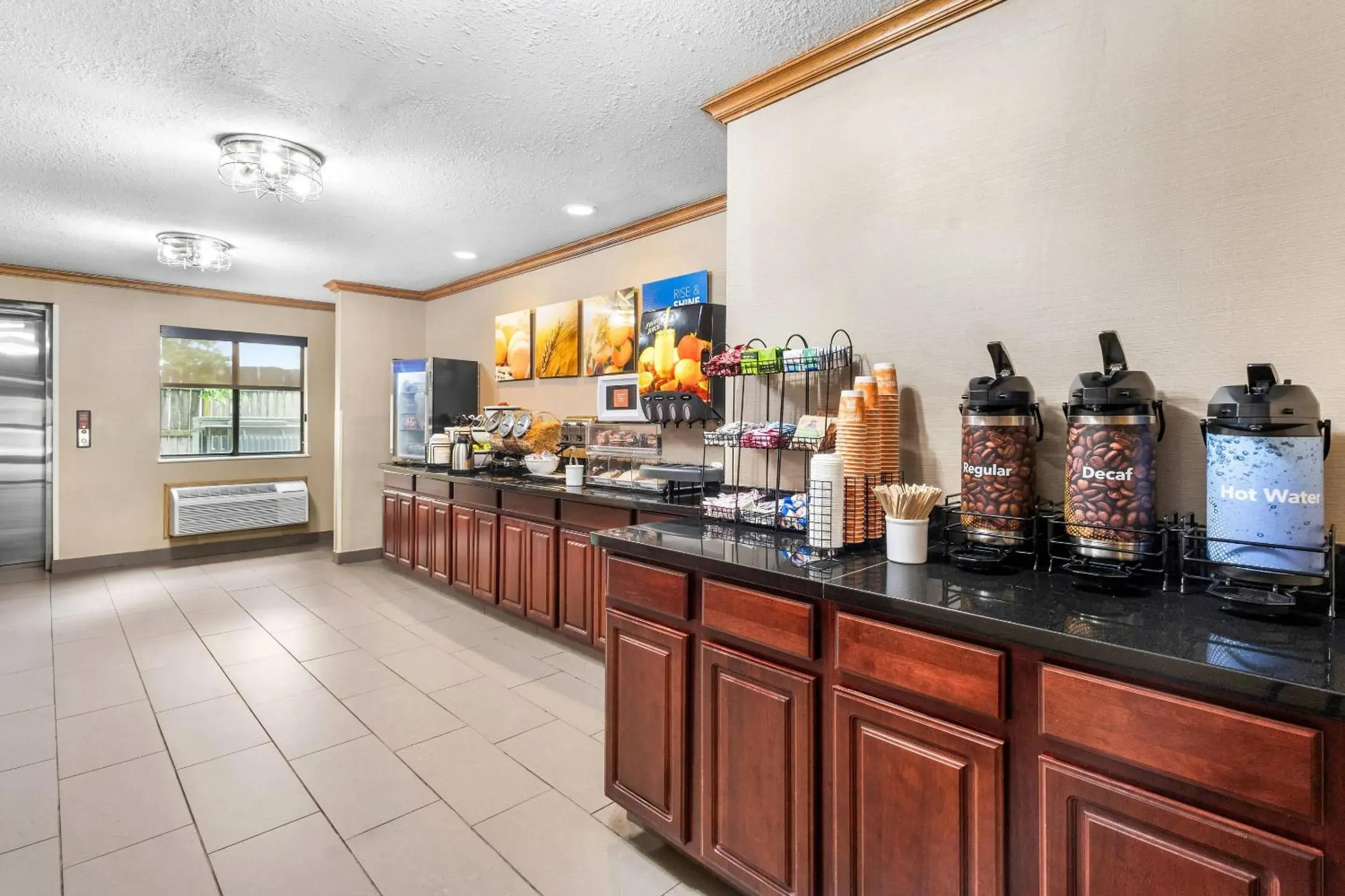 Breakfast in Comfort Inn Van Wert Breakfast in Comfort Inn Van Wert