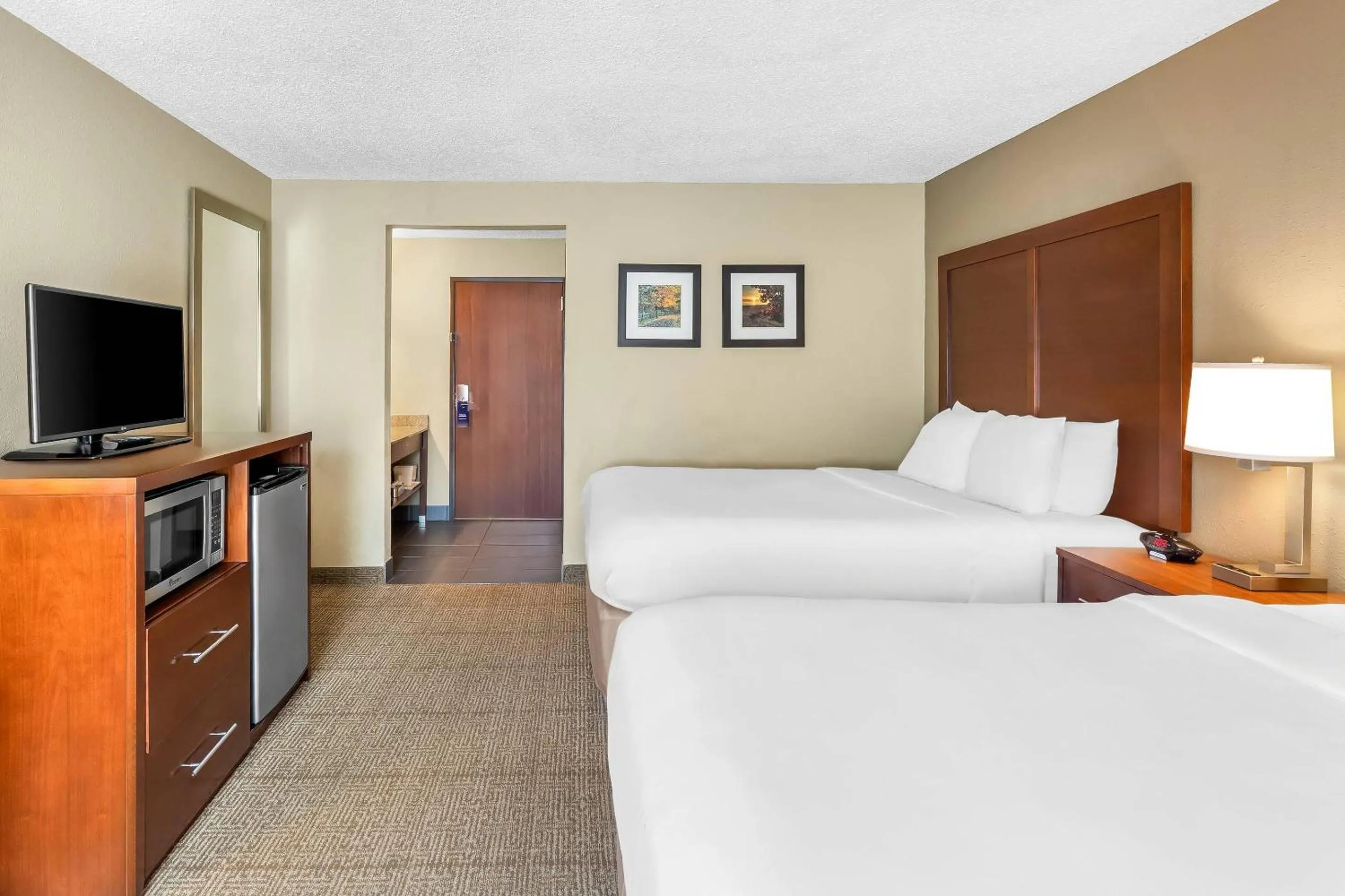 Bedroom, Bed in Comfort Inn Mayfield Heights Cleveland East