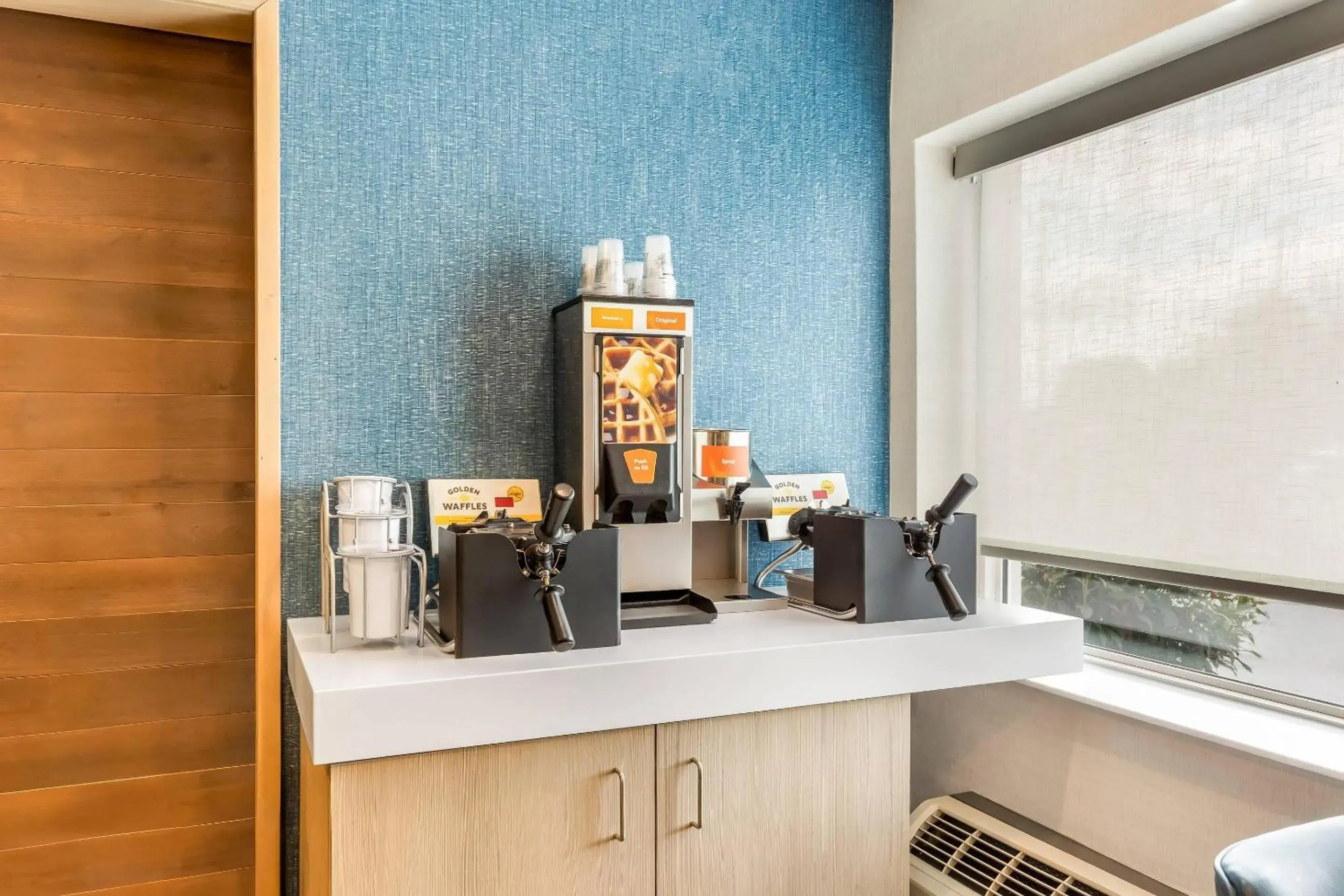 Breakfast in Comfort Inn Mayfield Heights Cleveland East Breakfast in Comfort Inn Mayfield Heights Cleveland East