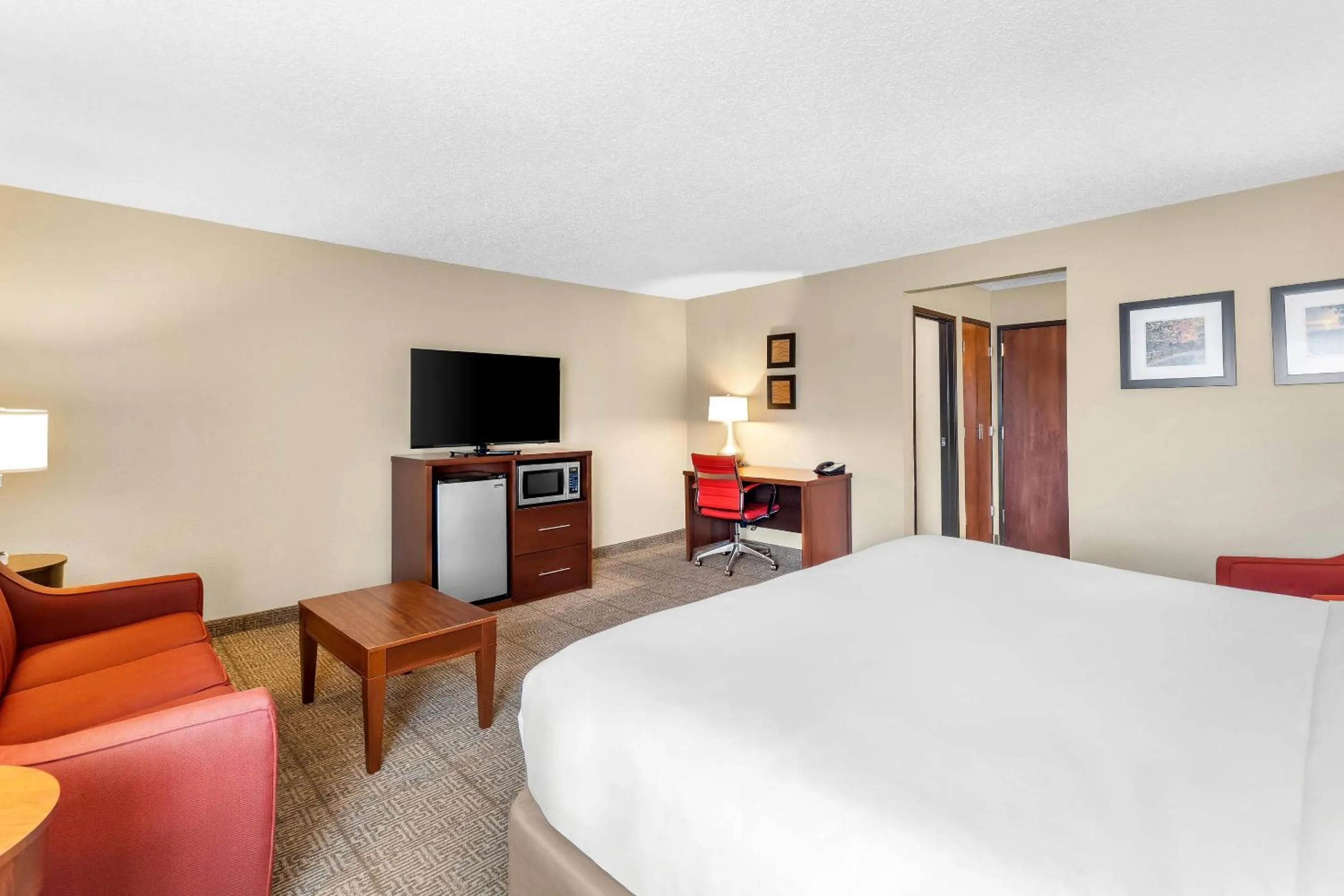 Bedroom, Bed in Comfort Inn Mayfield Heights Cleveland East