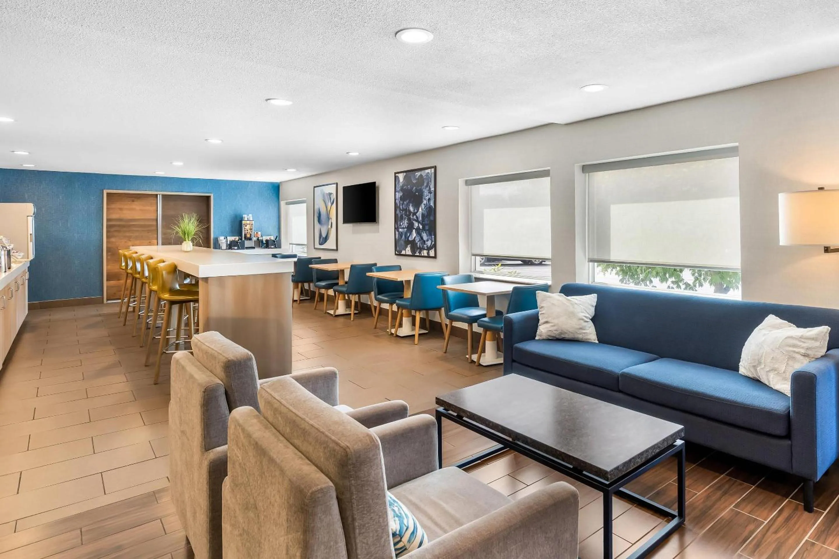 Breakfast in Comfort Inn Mayfield Heights Cleveland East