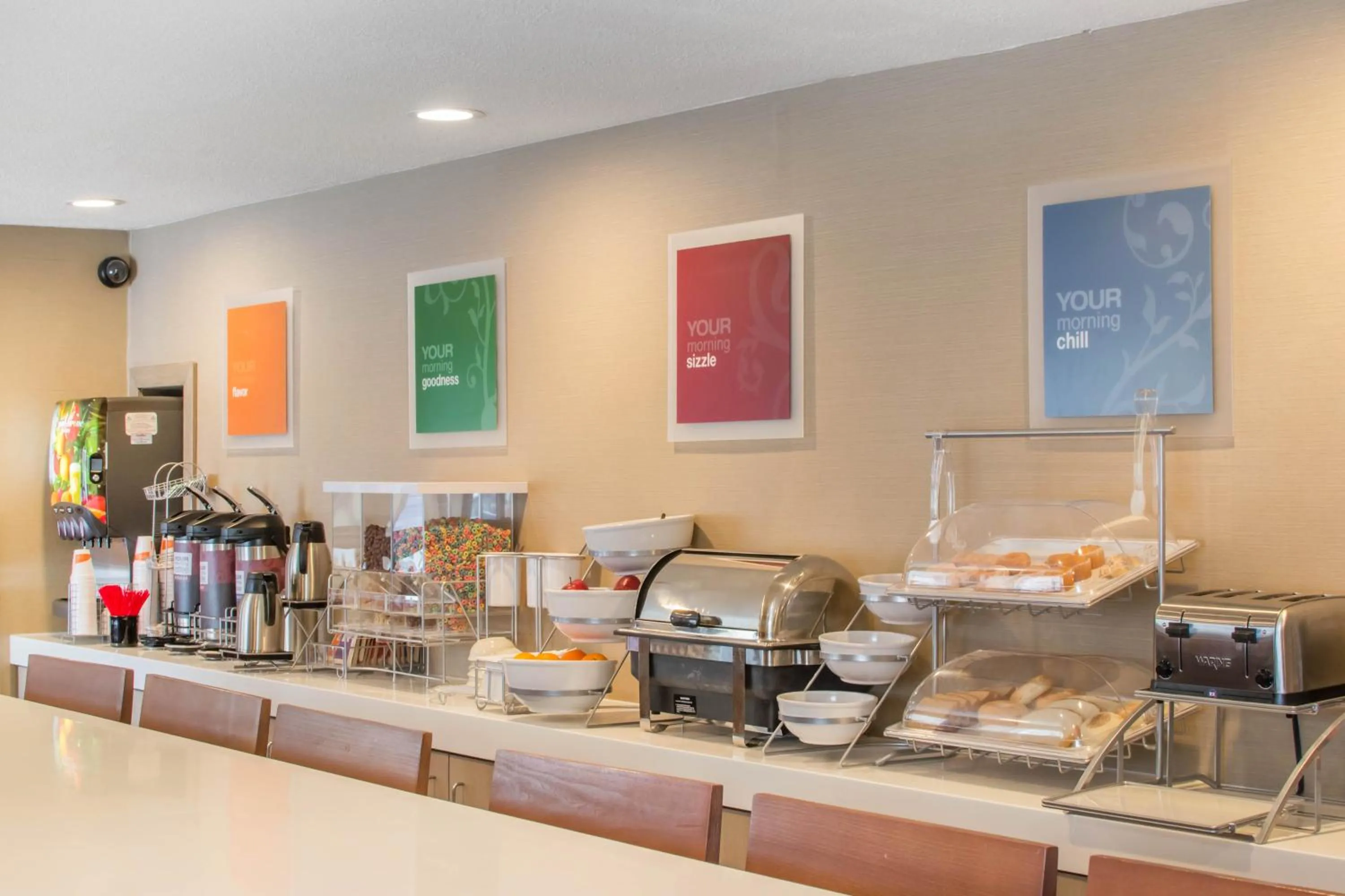 Food and drinks in Comfort Inn Mayfield Heights Cleveland East