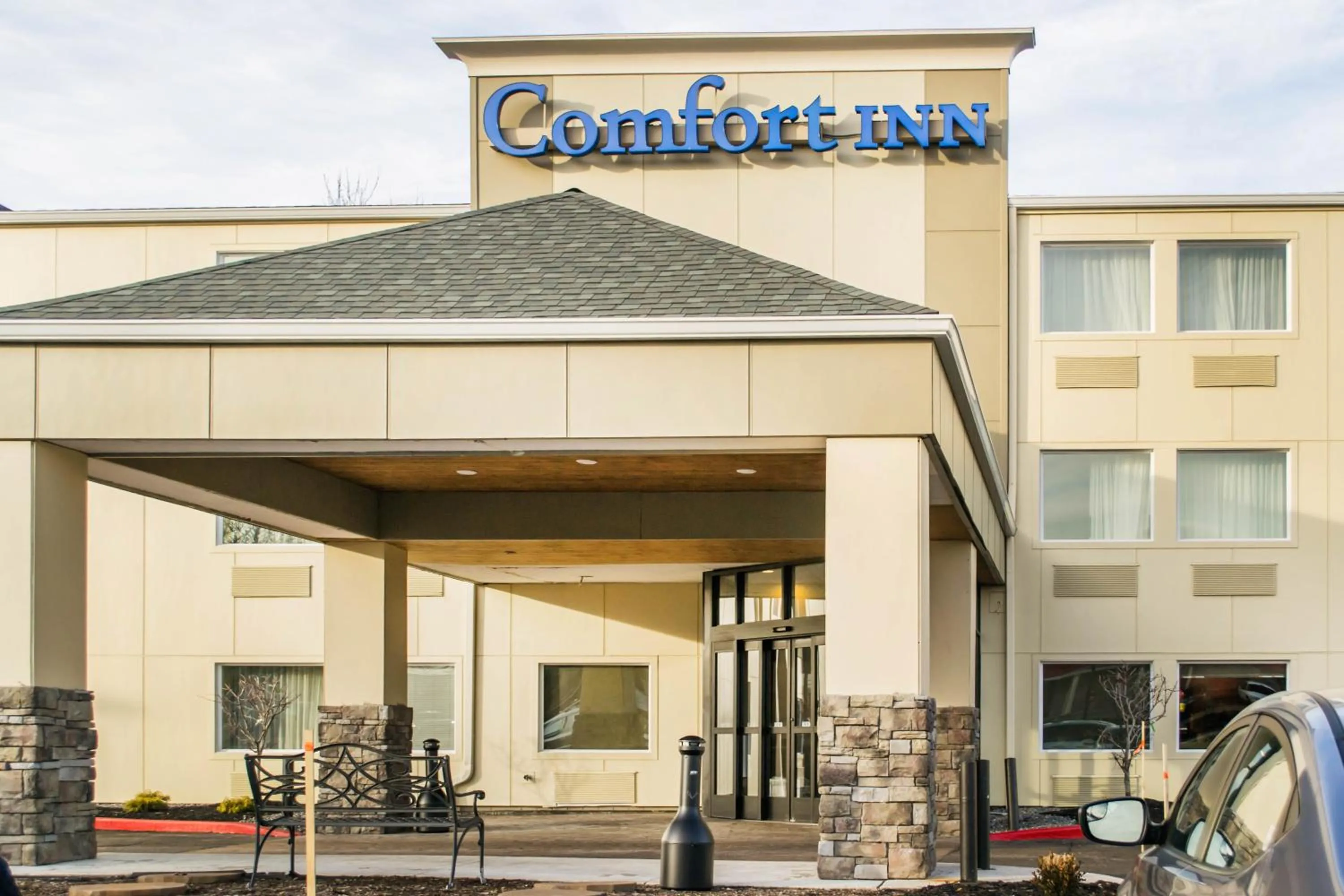 Property building in Comfort Inn Mayfield Heights Cleveland East