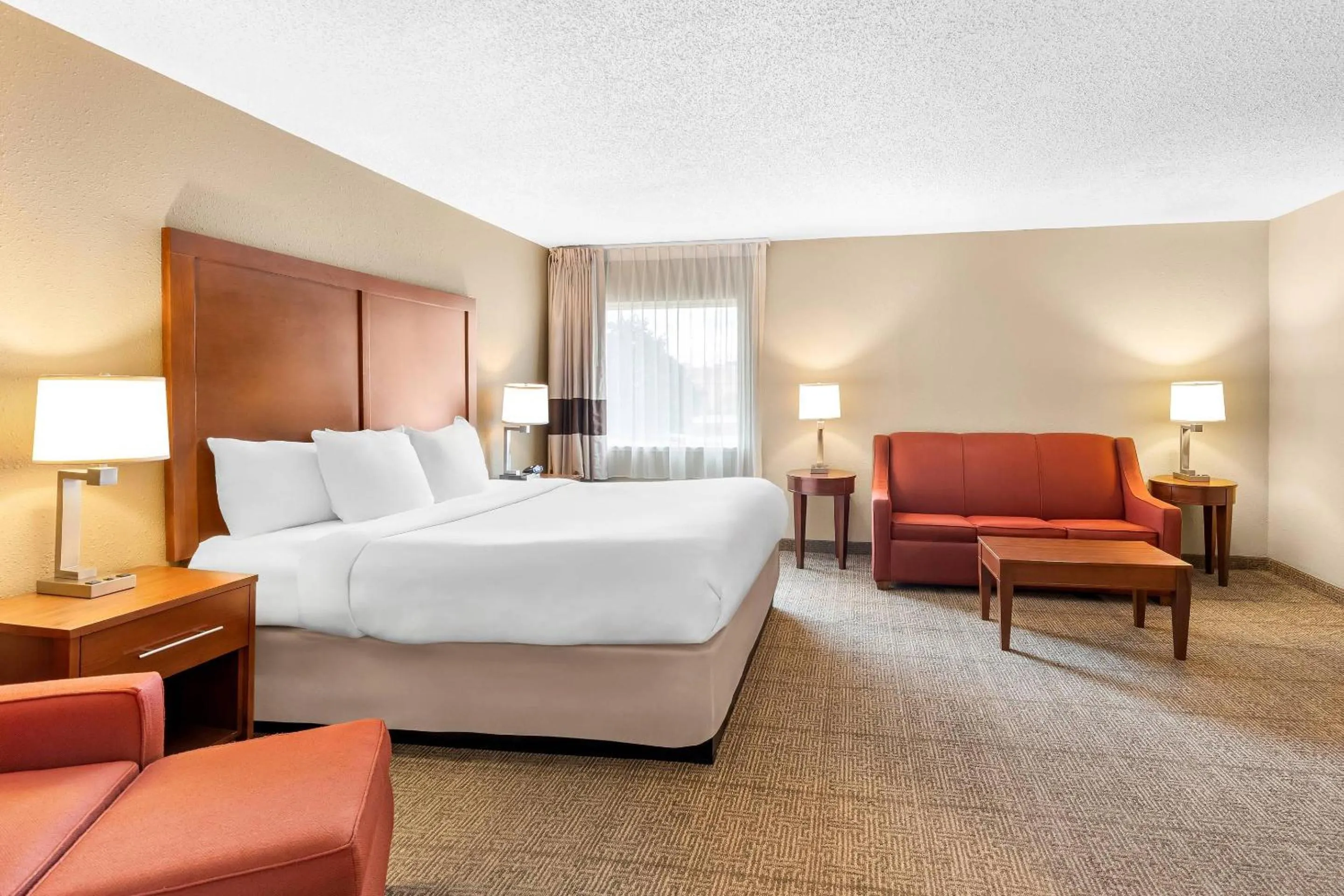 Bedroom, Bed in Comfort Inn Mayfield Heights Cleveland East