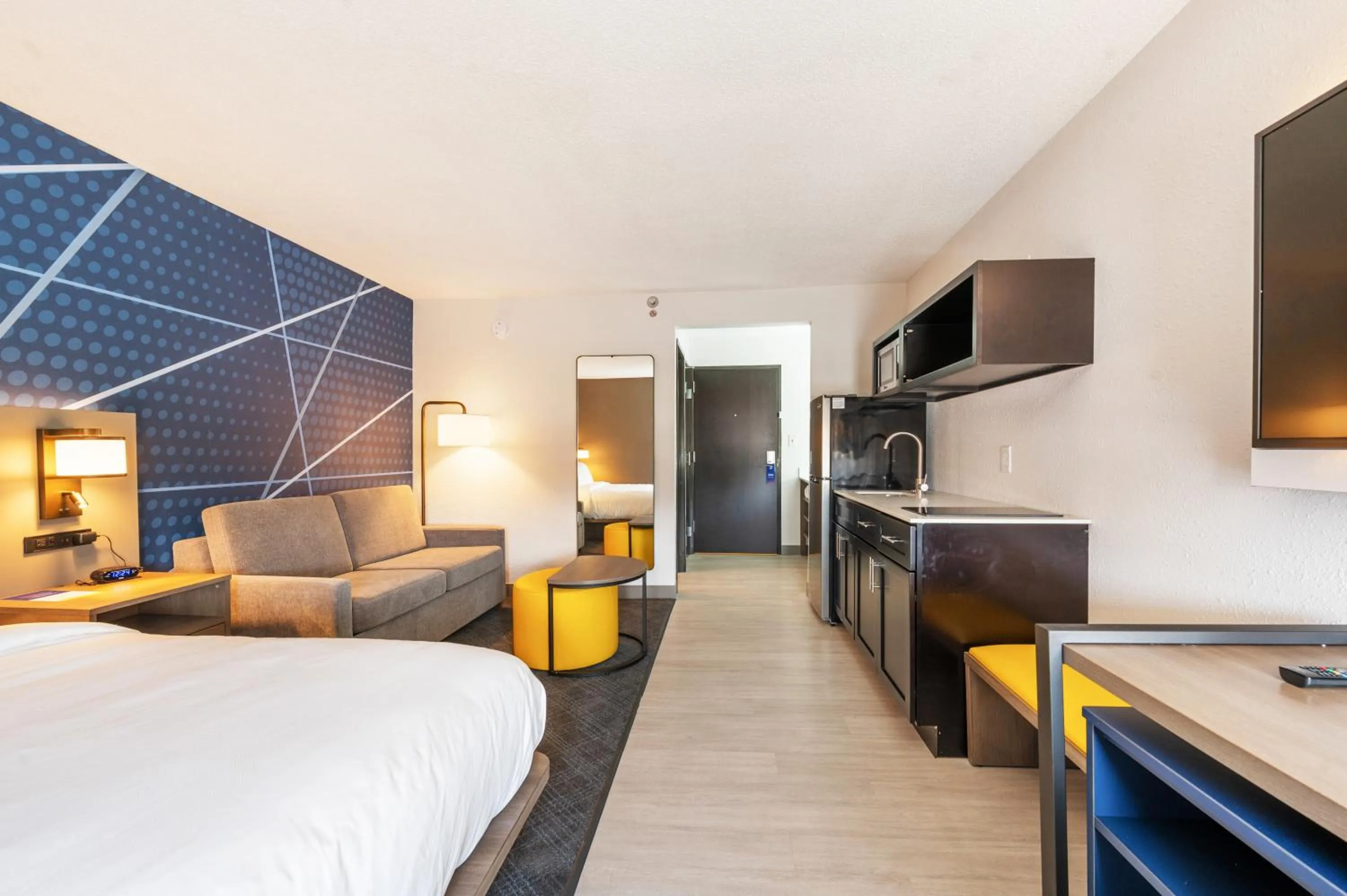 Bed in Comfort Inn Mayfield Heights Cleveland East