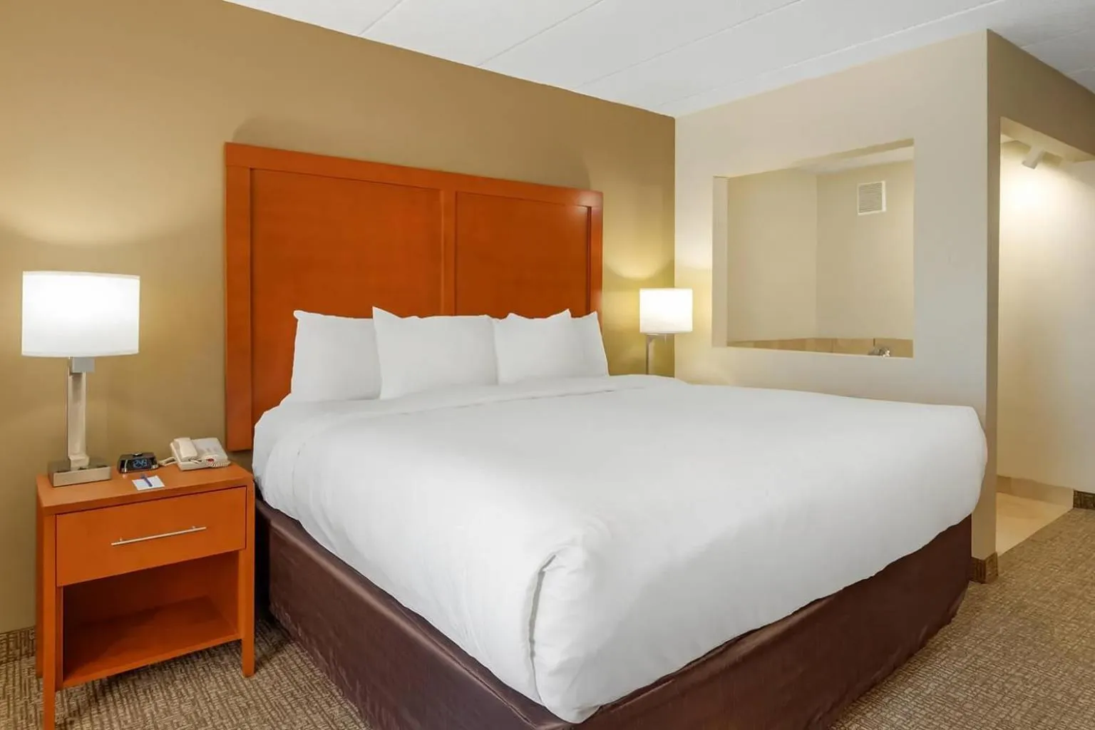 Bedroom, Bed in Comfort Inn Oxford - University Area