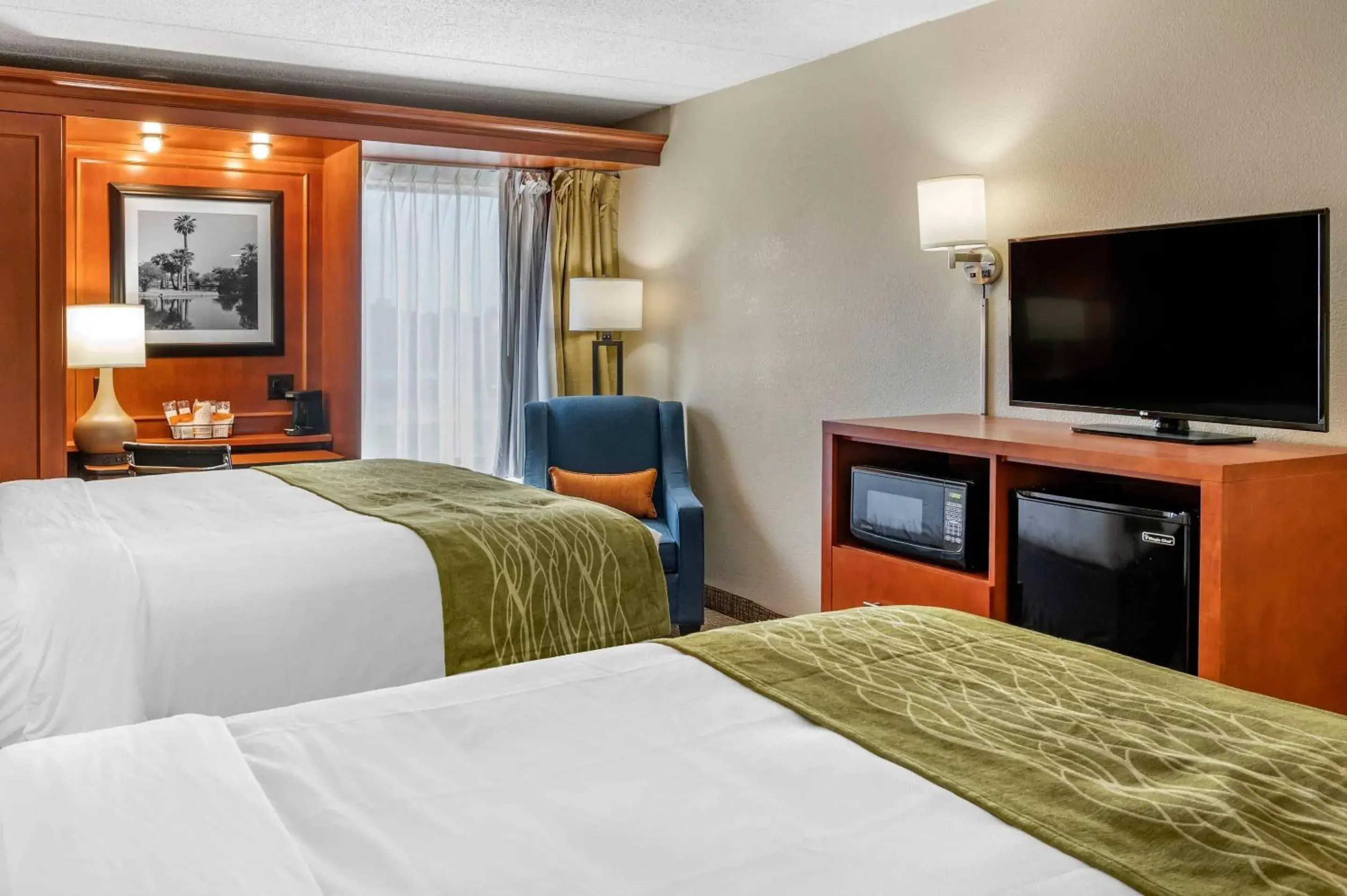 Bedroom, Bed in Comfort Inn Oxford - University Area Bedroom, Bed in Comfort Inn Oxford - University Area