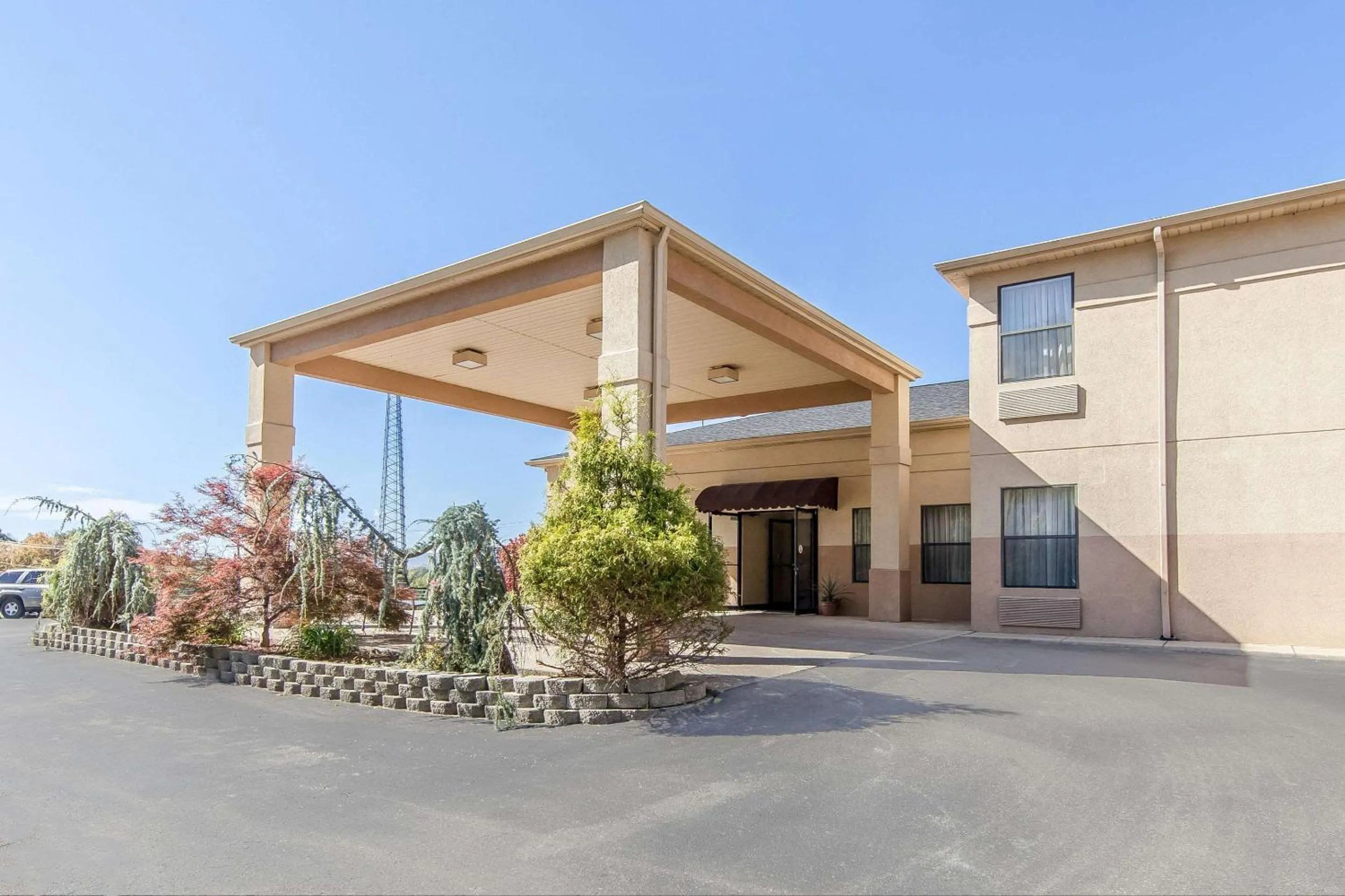 Property building in Quality Inn & Suites Portsmouth