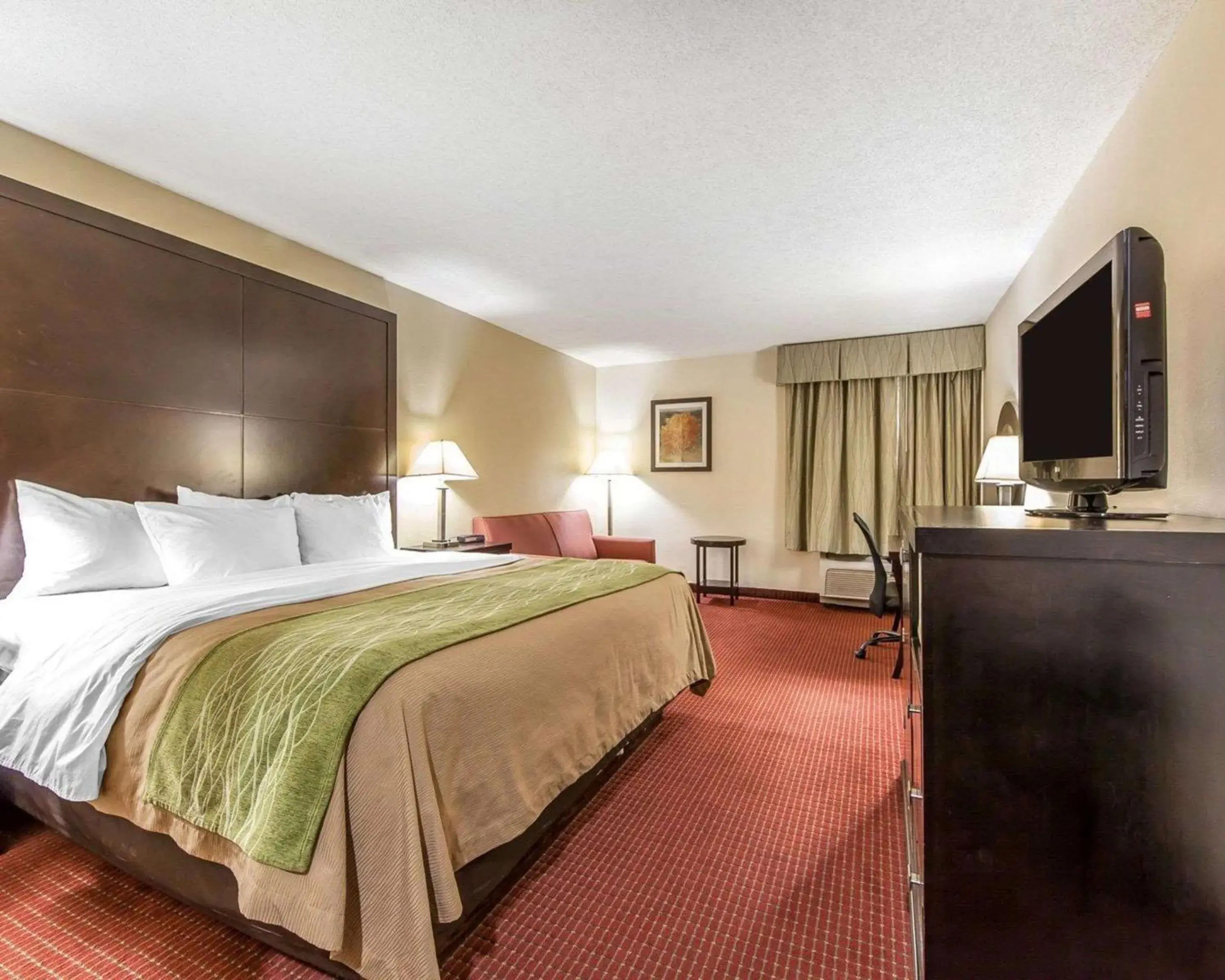 Bedroom, Bed in Quality Inn & Suites Portsmouth Bedroom, Bed in Quality Inn & Suites Portsmouth