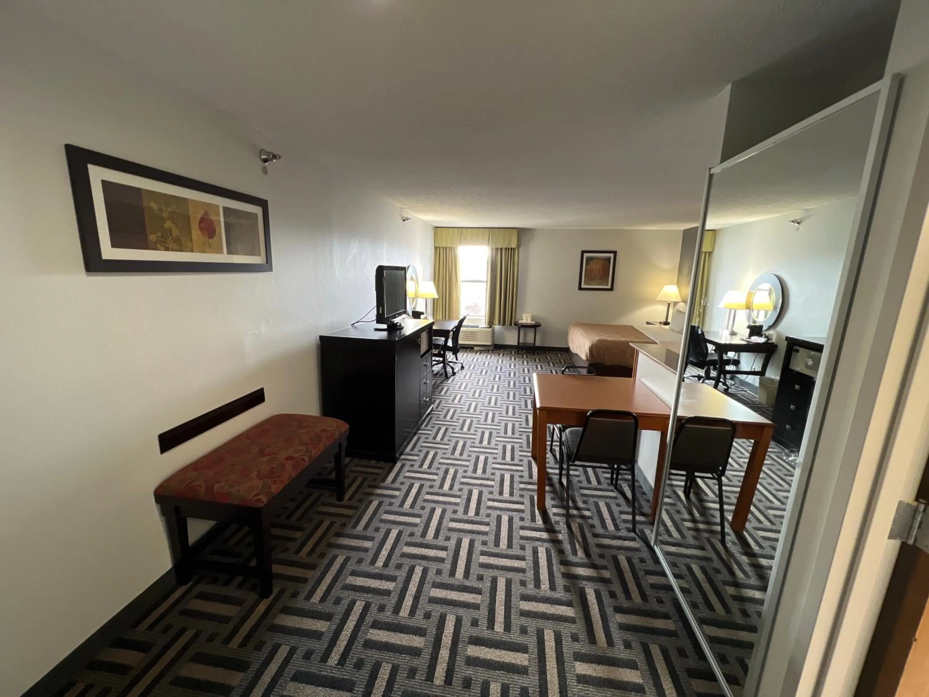 Hot Tub in Quality Inn & Suites Portsmouth