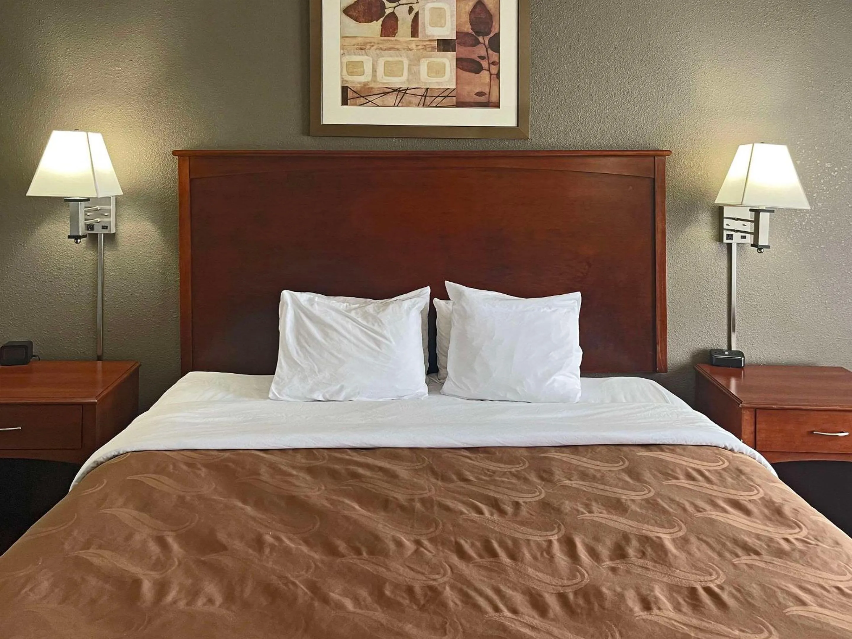 Bedroom, Bed in Quality Inn & Suites Cincinnati Sharonville