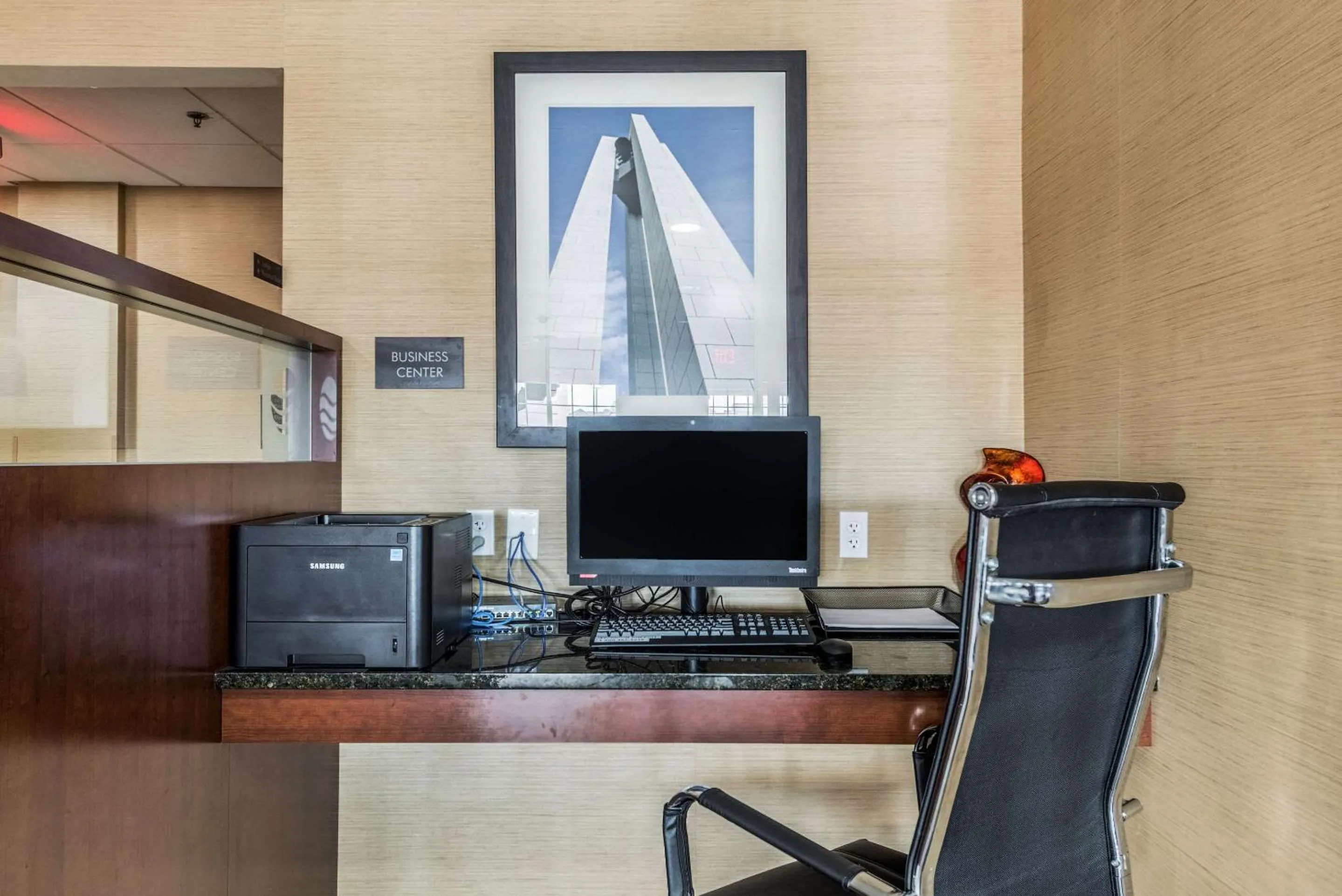 Business facilities in Comfort Inn & Suites Dayton North