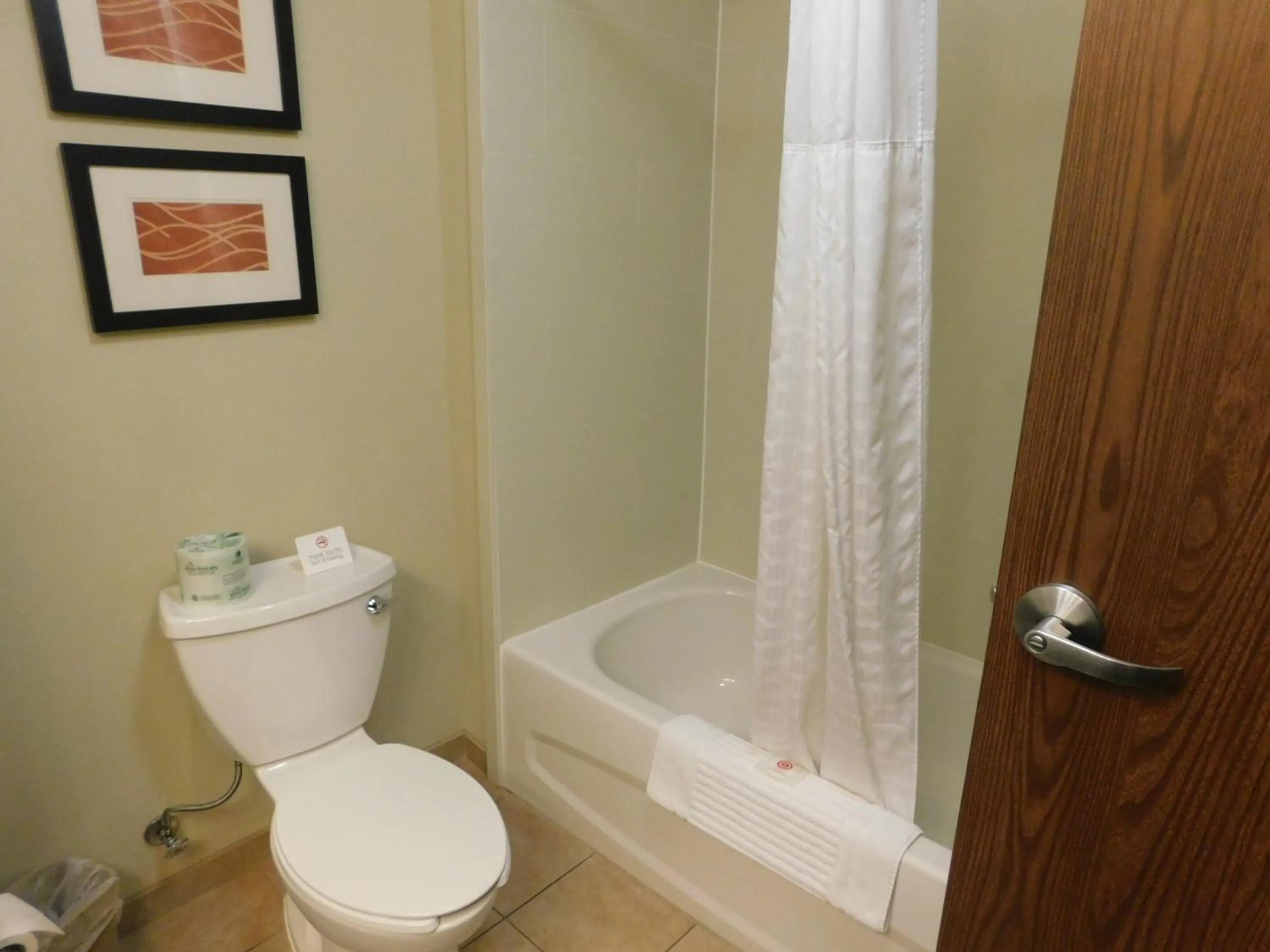 Bathroom in Comfort Inn St Clairsville