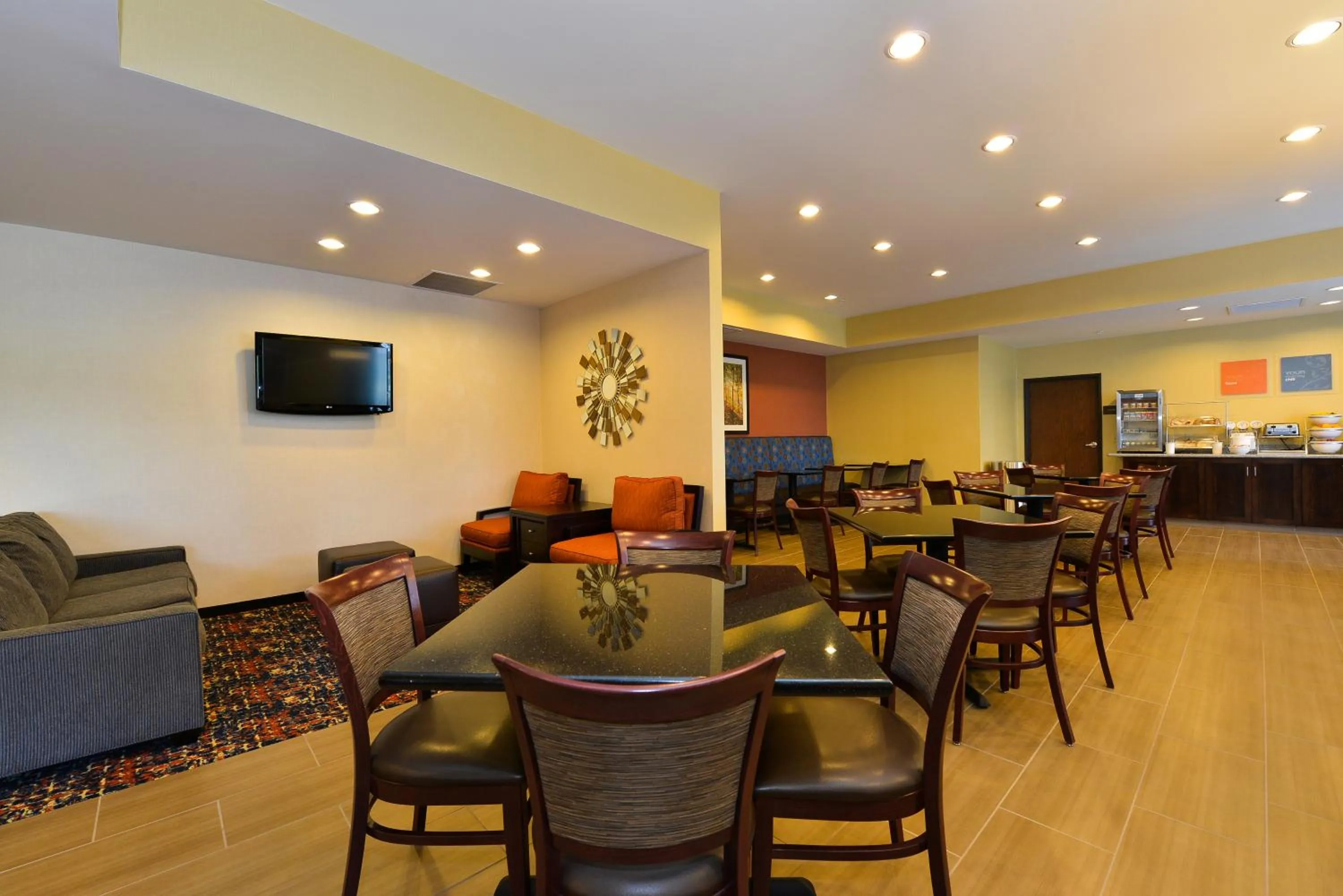 Restaurant/places to eat in Comfort Inn St Clairsville