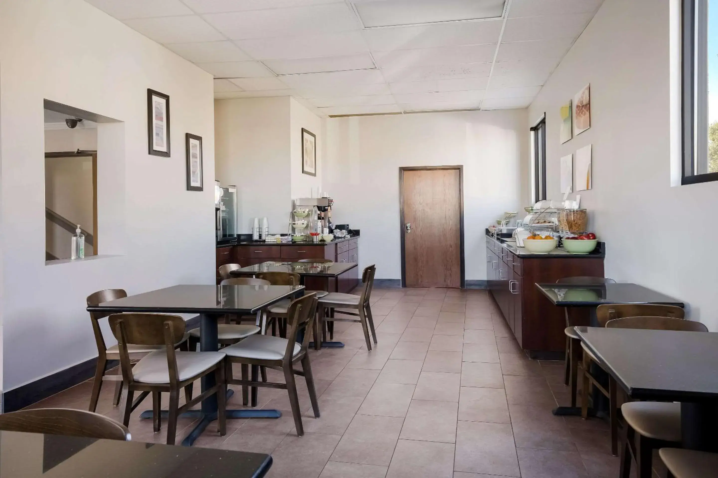 Breakfast in Quality Inn Hall of Fame Breakfast in Quality Inn Hall of Fame