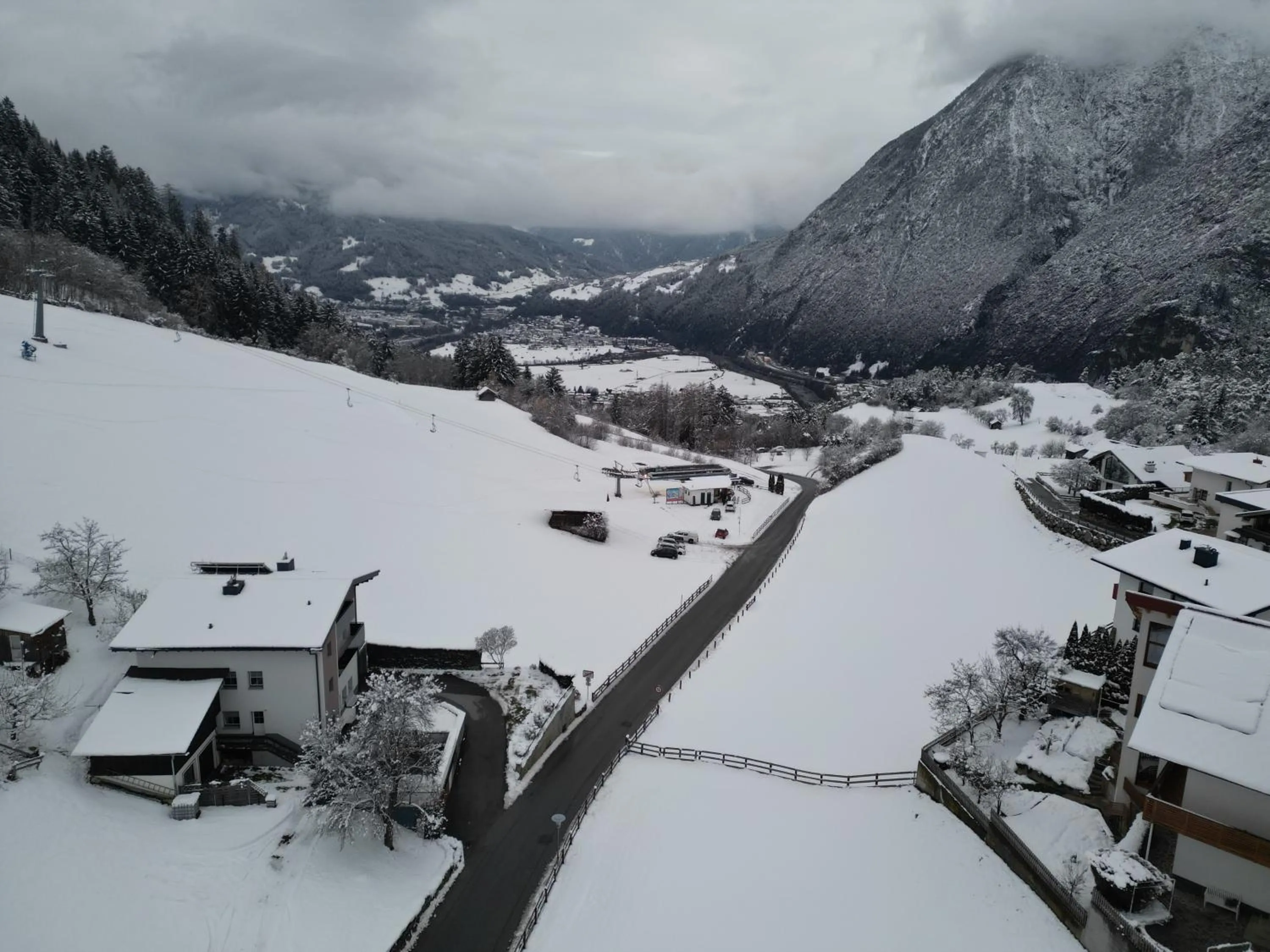 Skiing in Wally Berg-Appartements