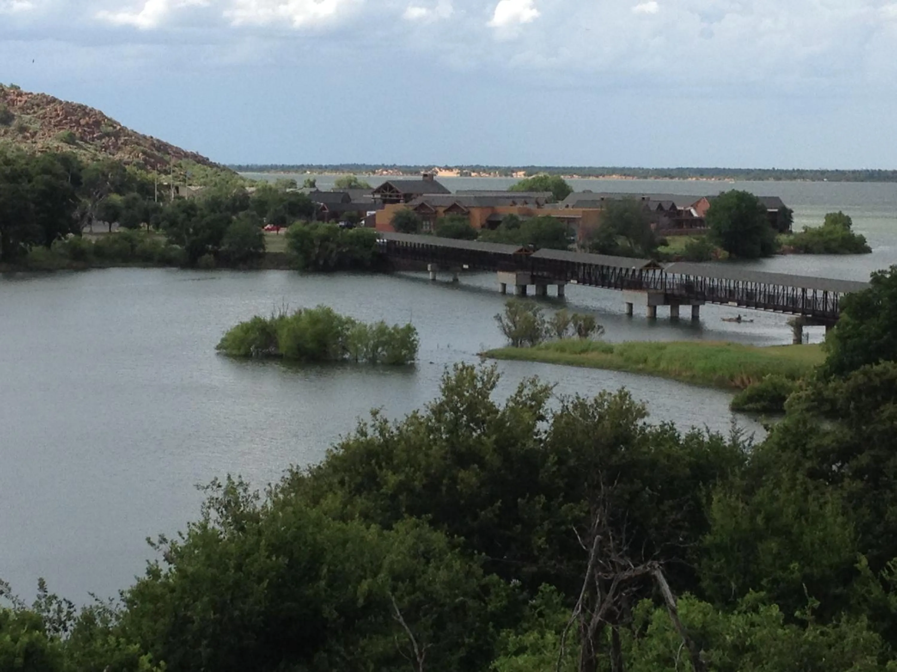 Evening entertainment in American Dream Inn