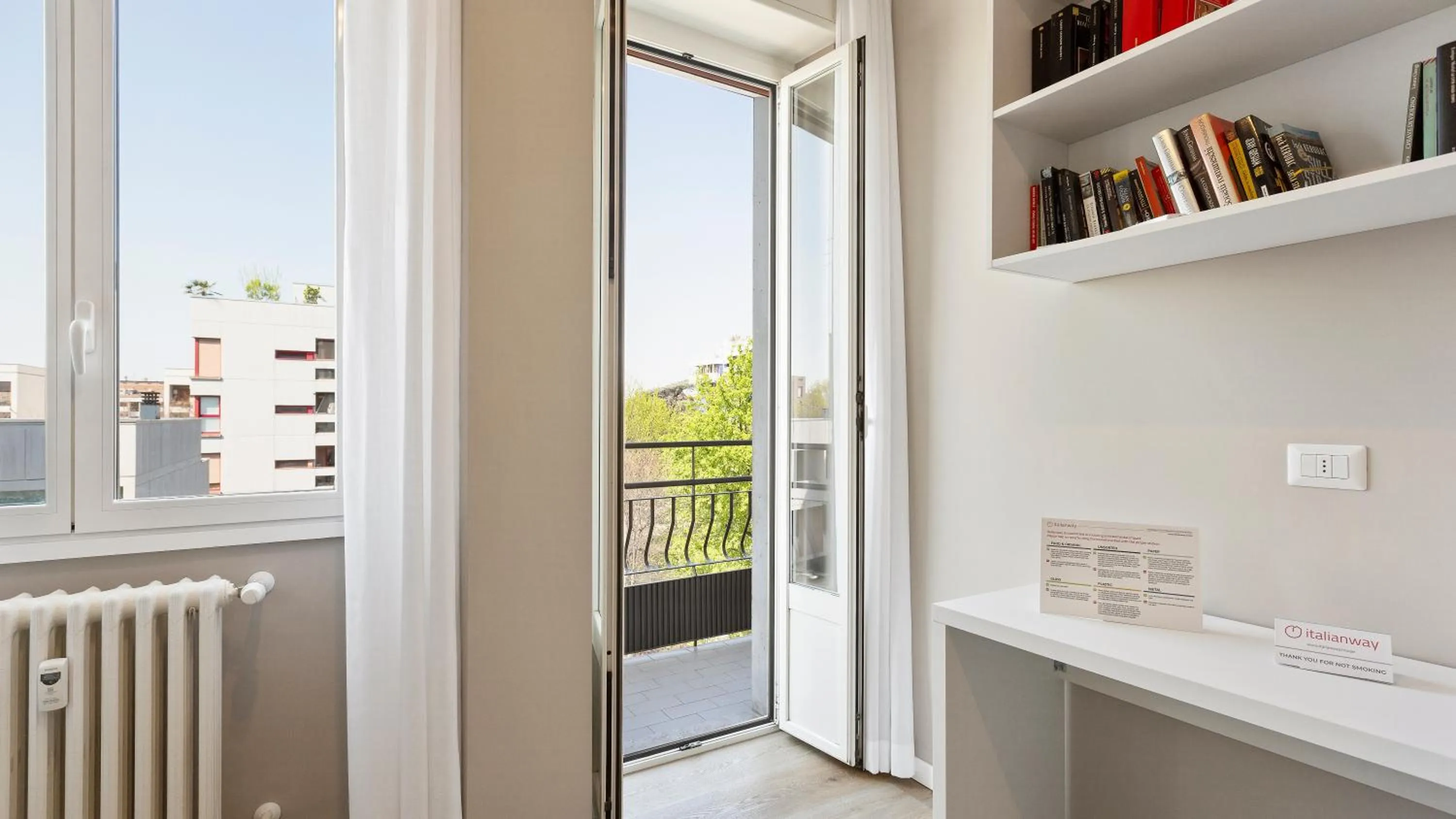 Facade/entrance in Italianway - Largo Allegri 4