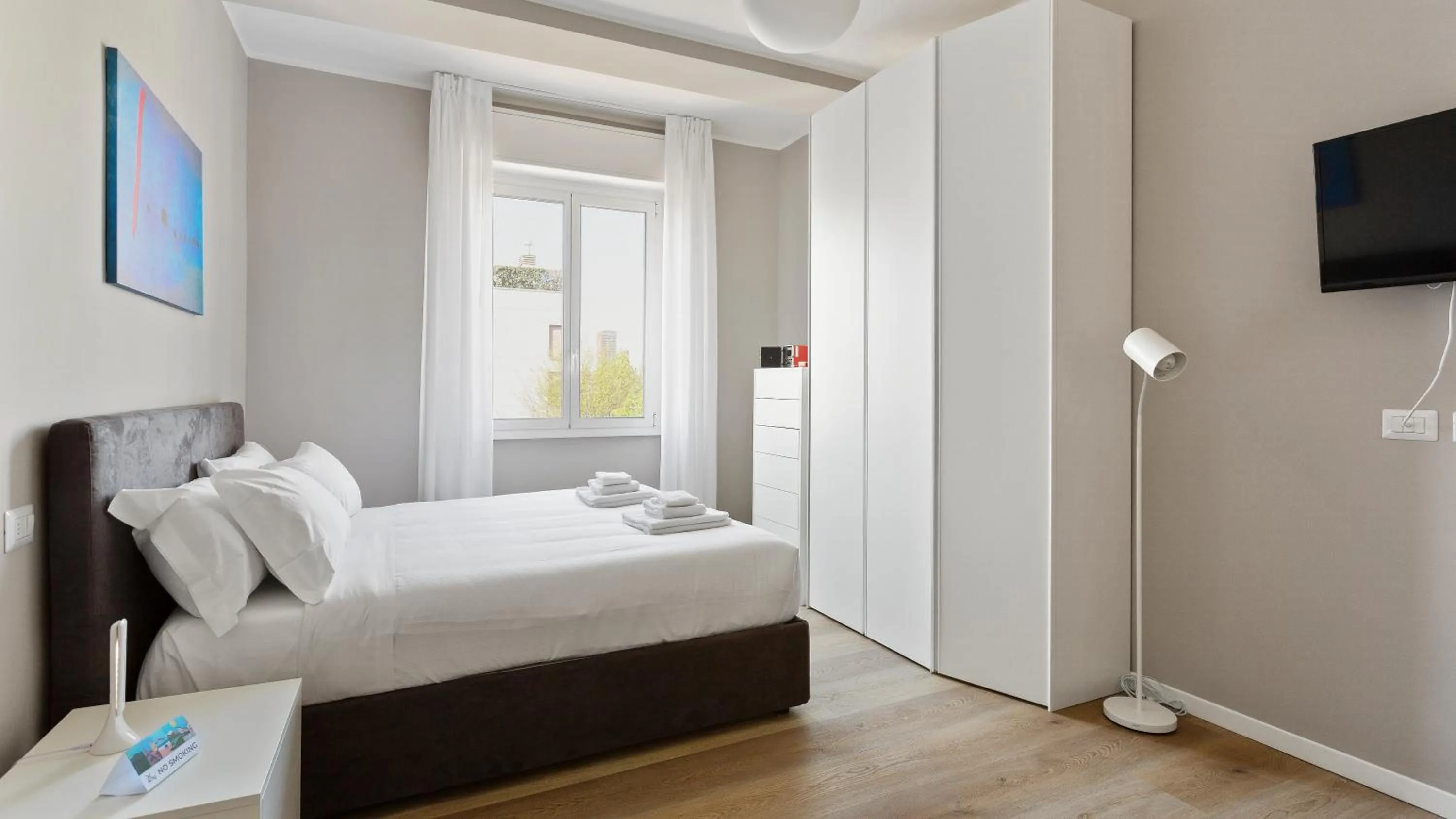 Bed in Italianway - Largo Allegri 4