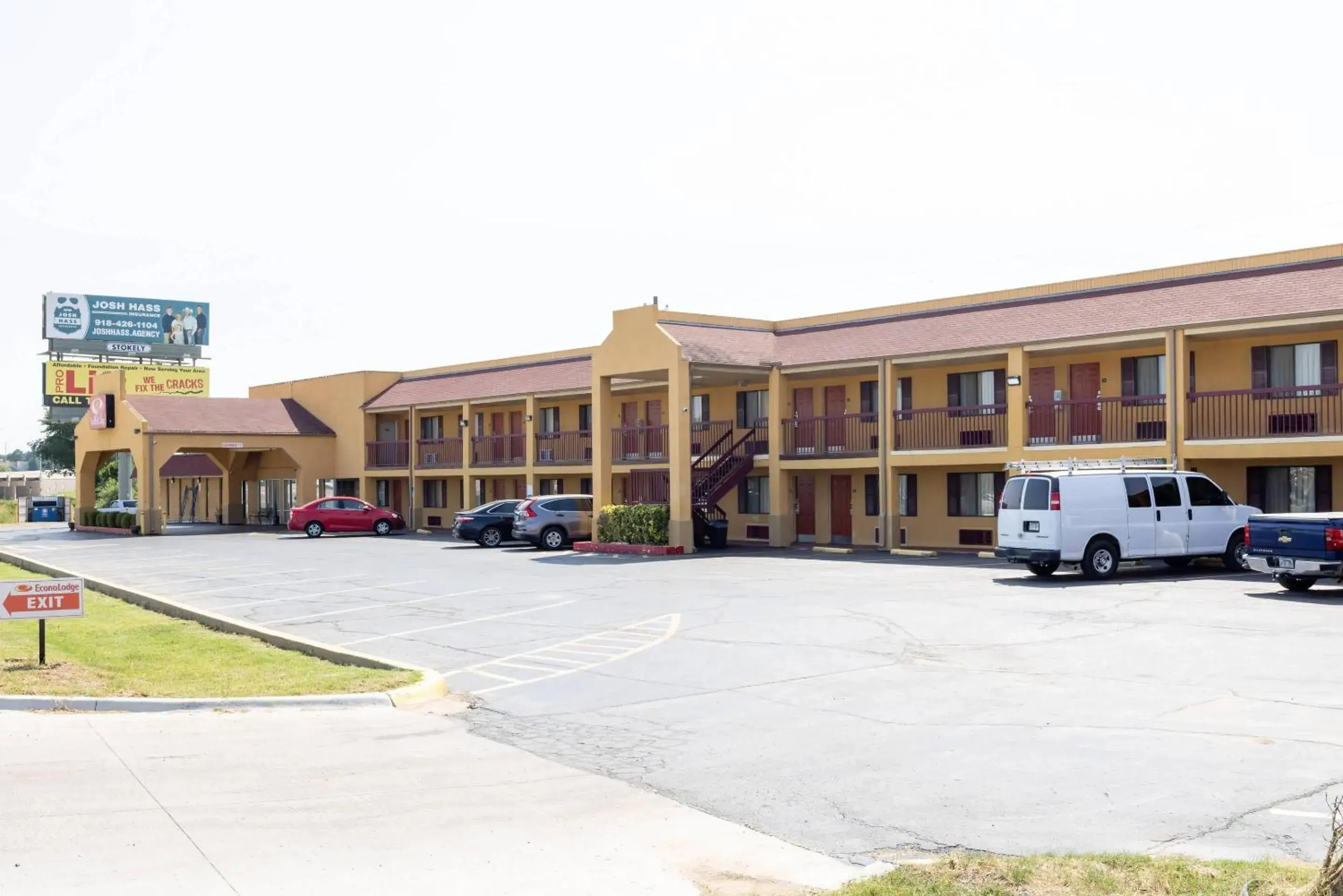 Property building in Econo Lodge McAlester Property building in Econo Lodge McAlester