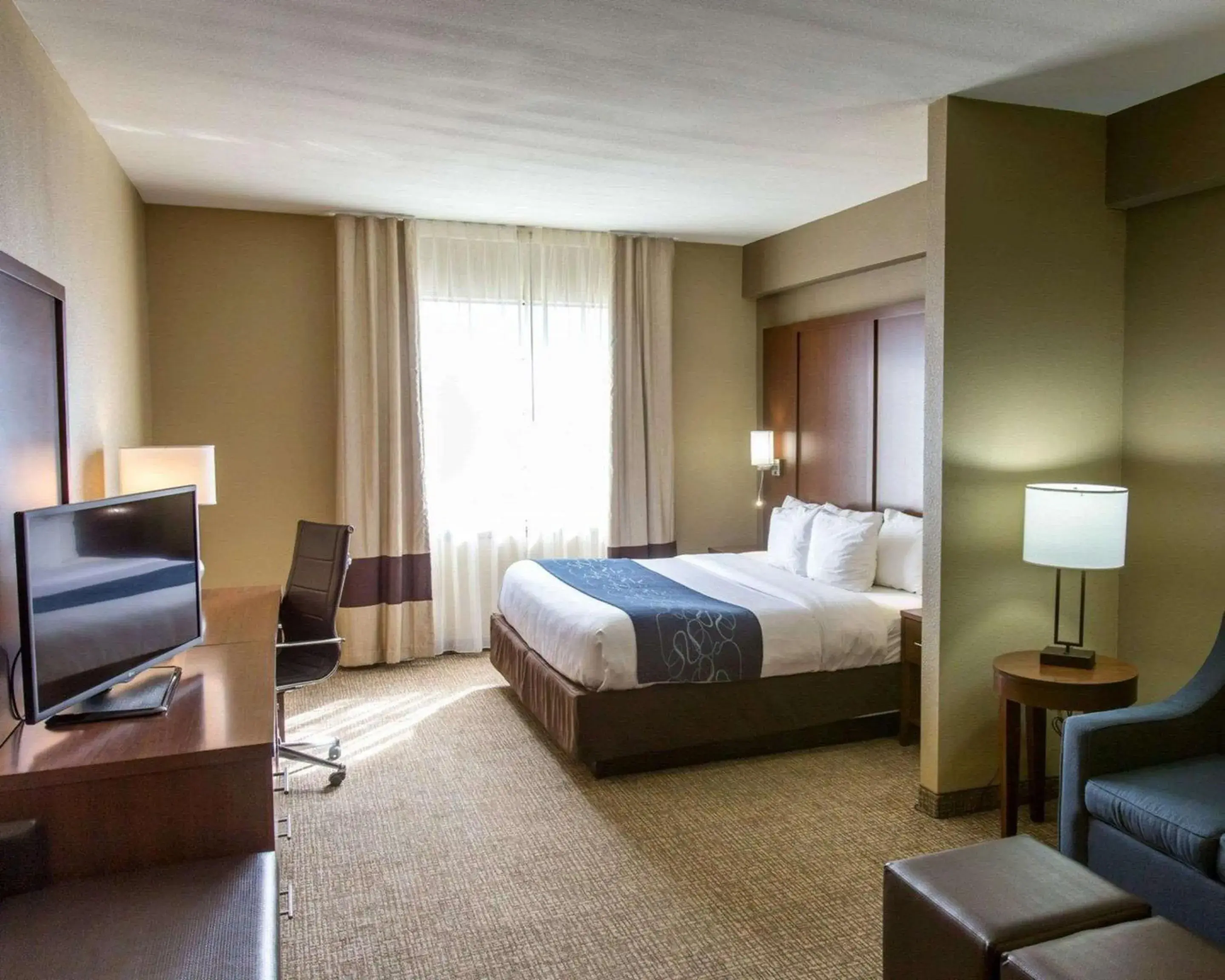Photo of the whole room, Bed in Comfort Suites Idabel Photo of the whole room, Bed in Comfort Suites Idabel