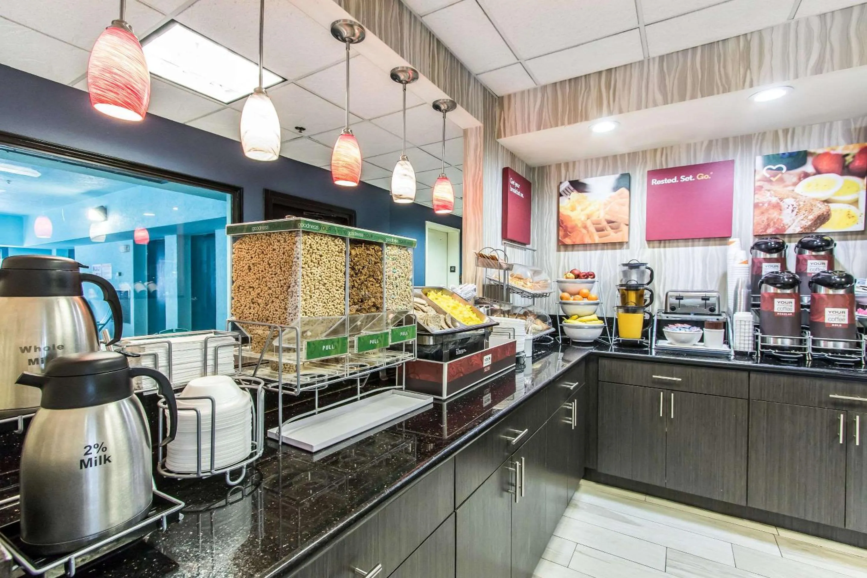 Breakfast in Comfort Suites Fairgrounds West