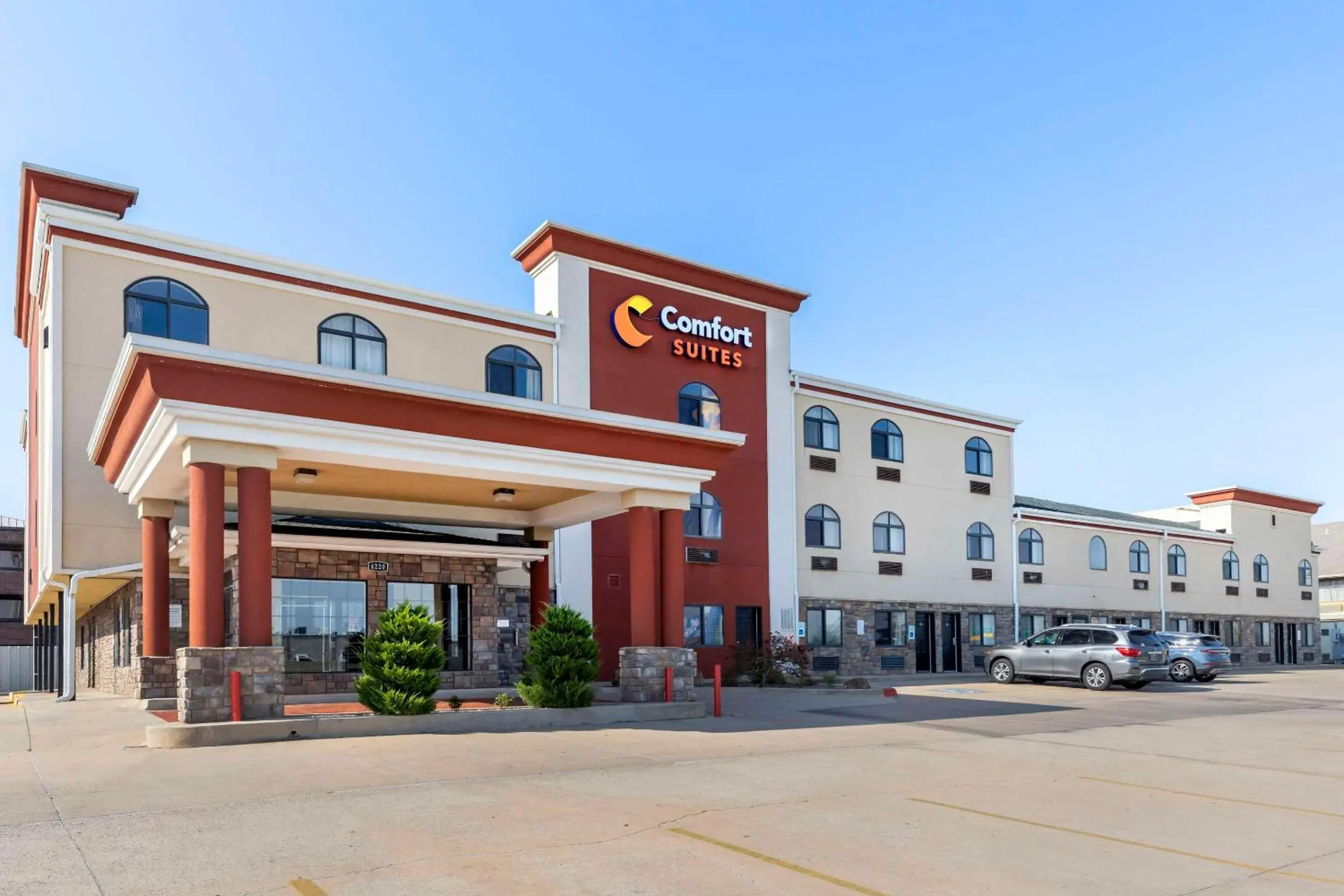 Property building in Comfort Suites Fairgrounds West Property building in Comfort Suites Fairgrounds West