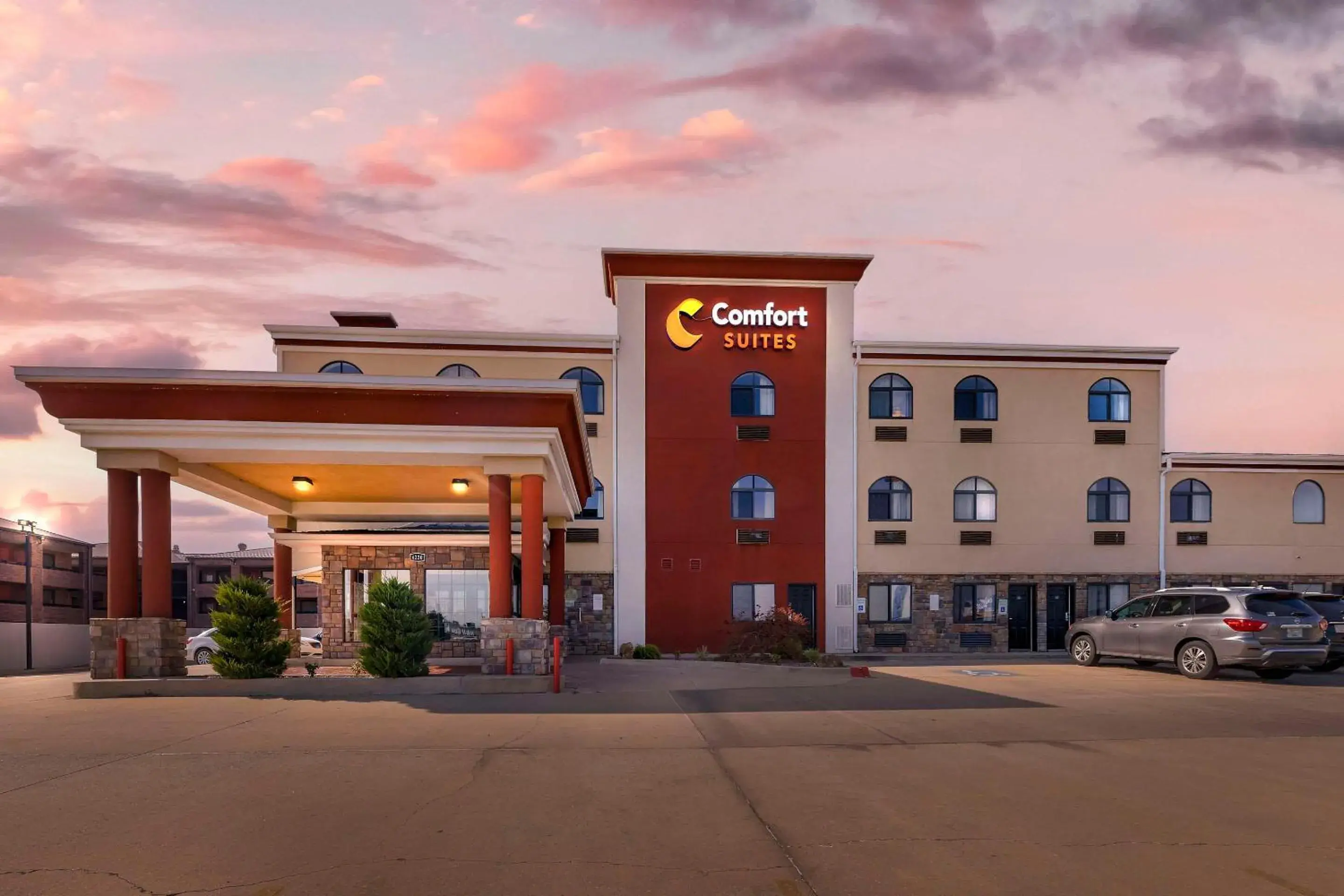 Property building in Comfort Suites Fairgrounds West Property building in Comfort Suites Fairgrounds West