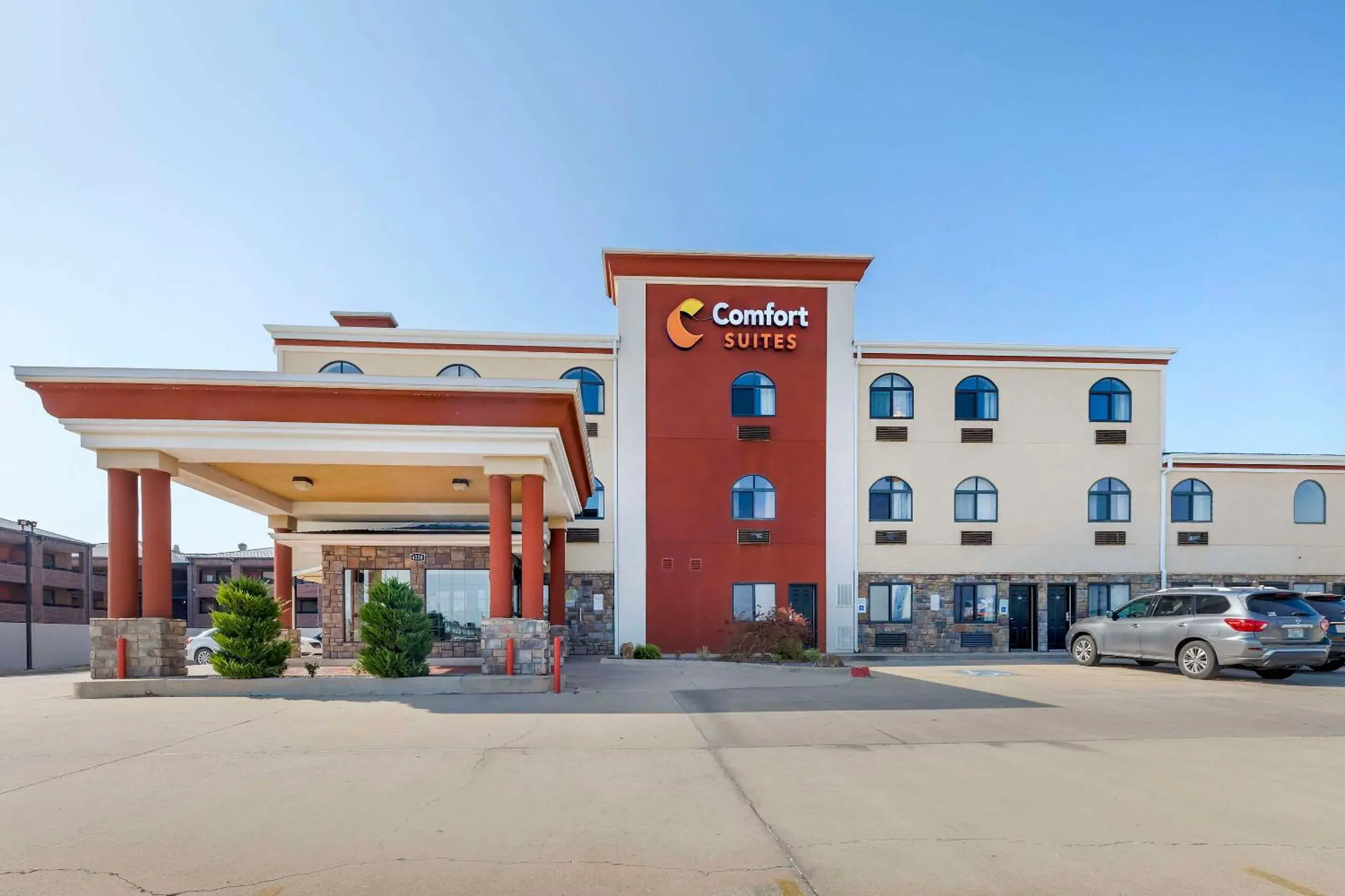 Property building in Comfort Suites Fairgrounds West Property building in Comfort Suites Fairgrounds West