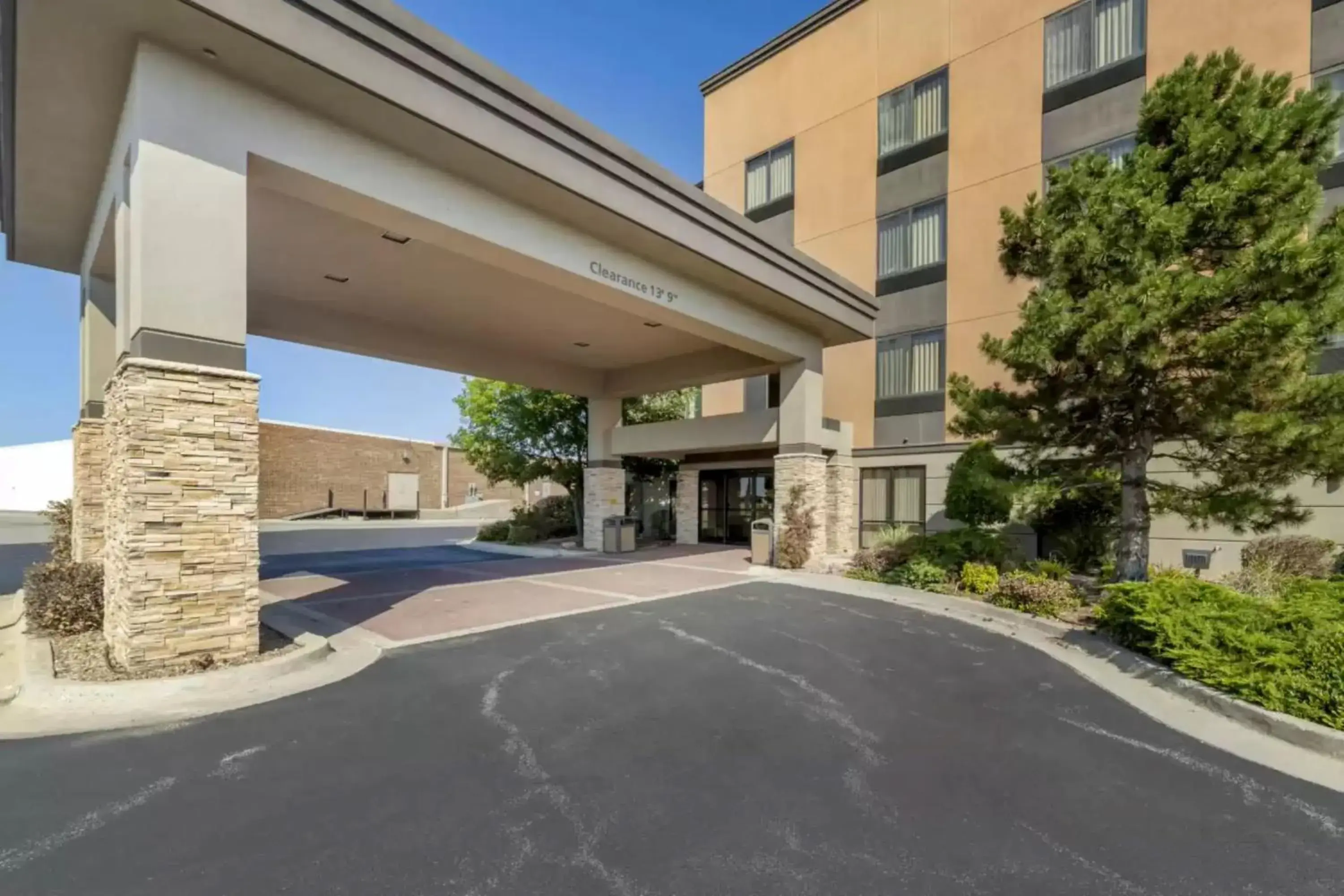 Property building in Holiday Inn Express & Suites Weatherford by IHG Property building in Holiday Inn Express & Suites Weatherford by IHG
