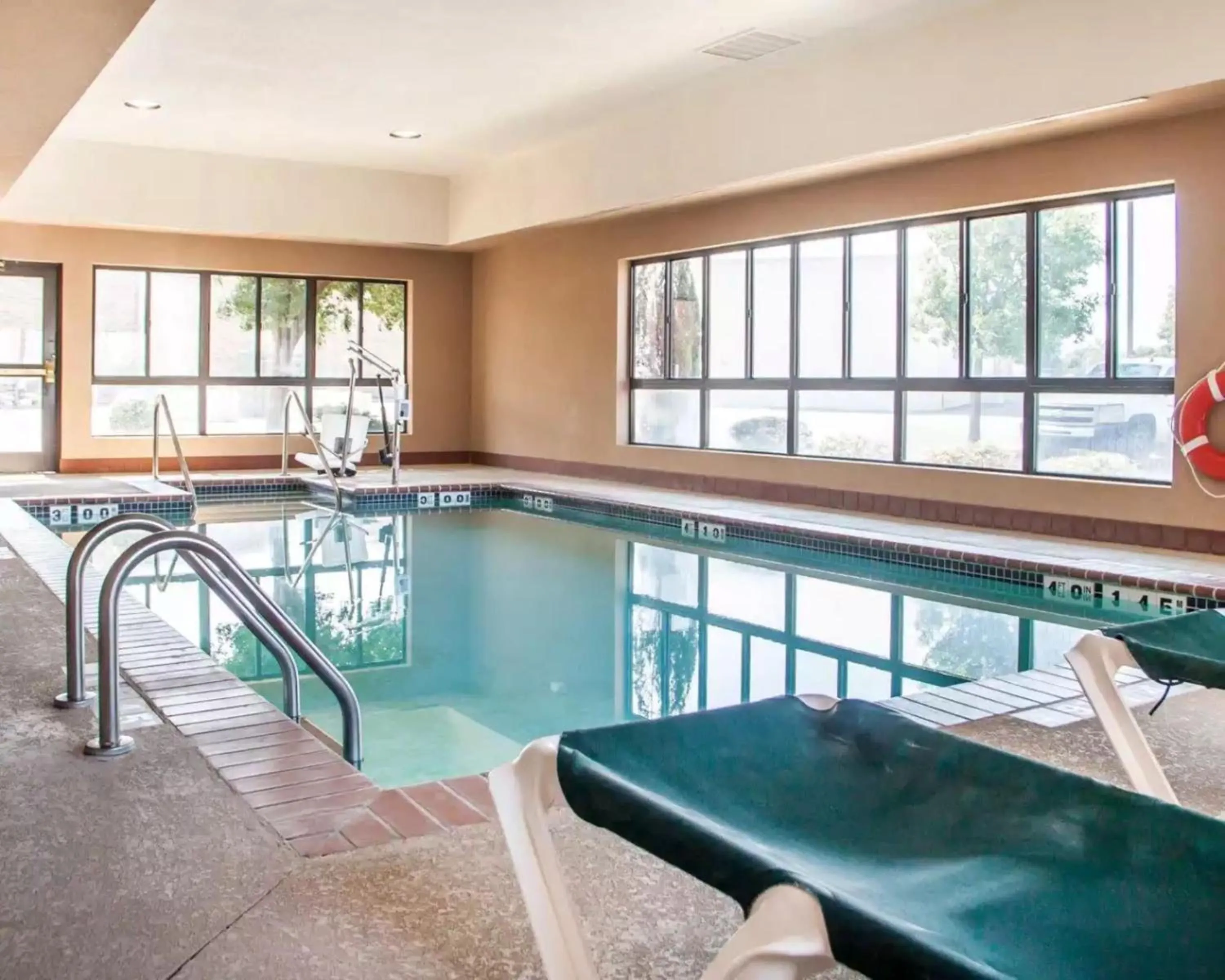 Swimming pool in Holiday Inn Express & Suites Weatherford by IHG