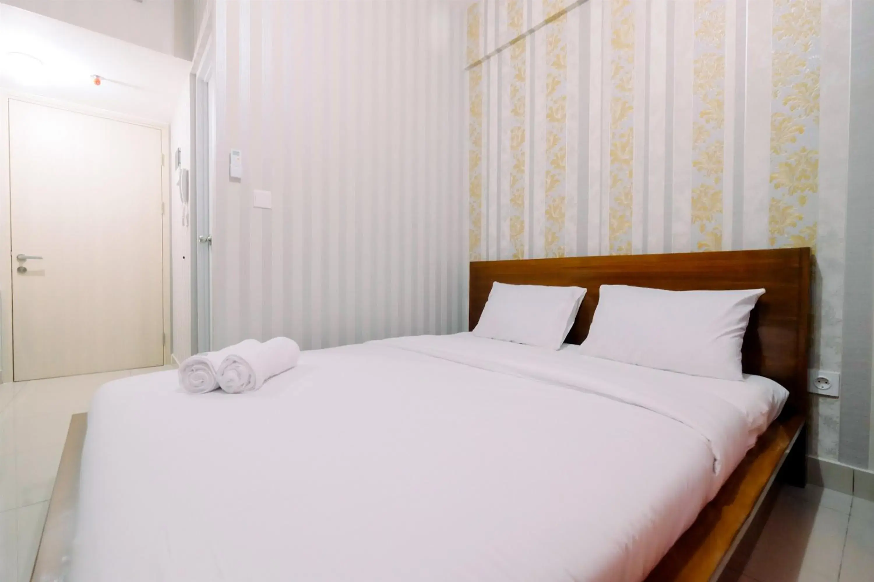 Cozy Studio Springlake Summarecon Bekasi Apartment By Travelio Cozy Studio Springlake Summarecon Bekasi Apartment By Travelio