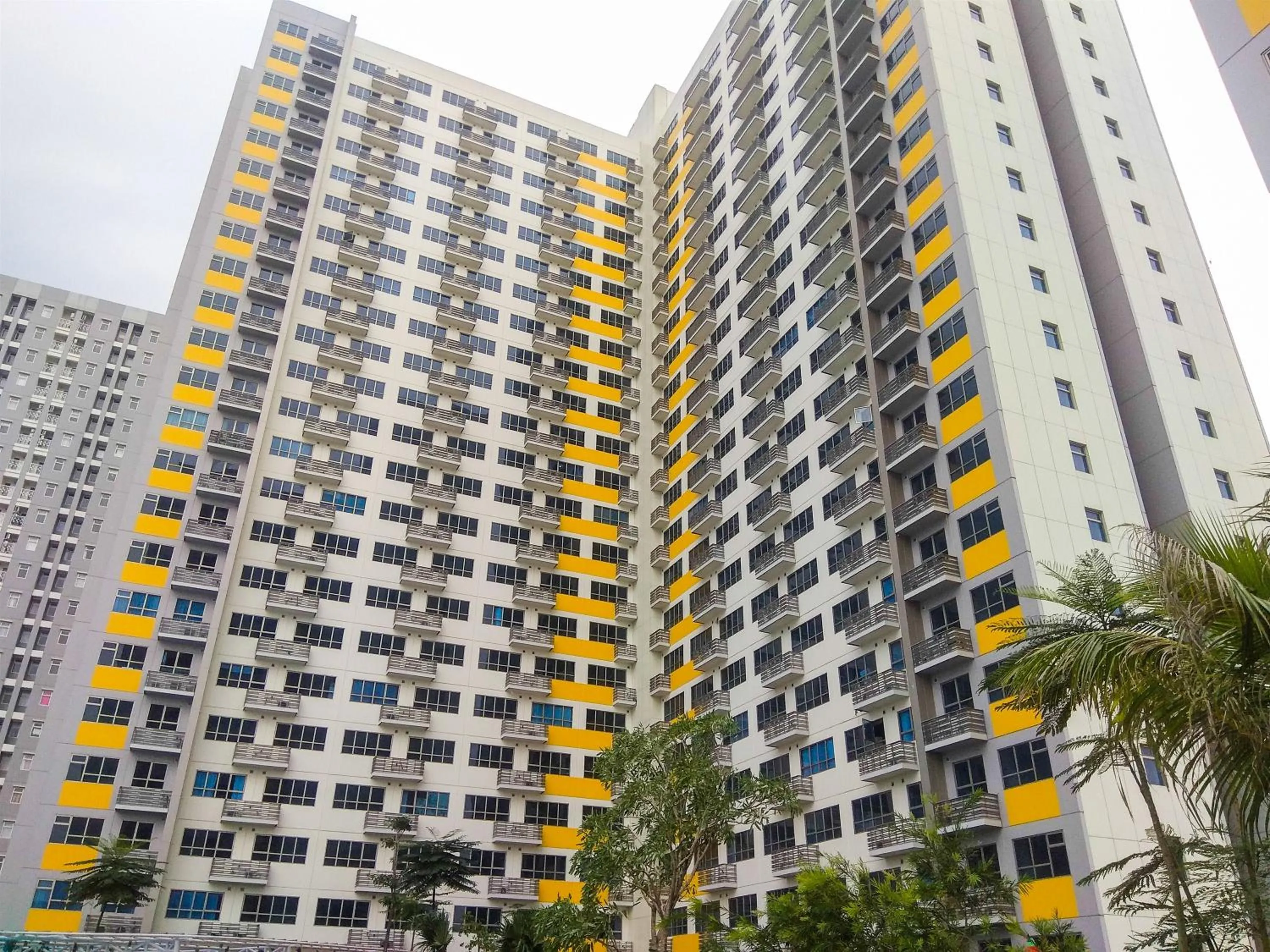Property building in Cozy Studio Springlake Summarecon Bekasi Apartment By Travelio