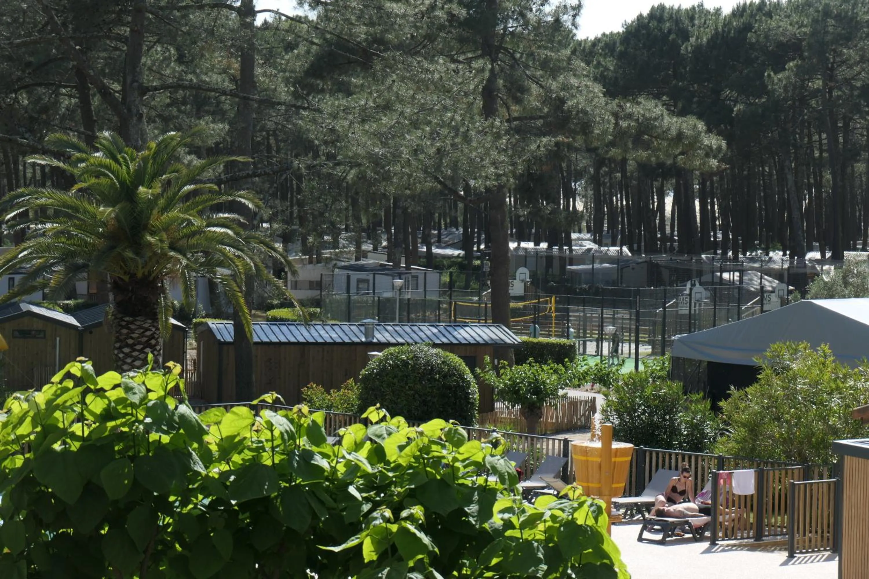 Hoya Surf Camp - Activités + logements