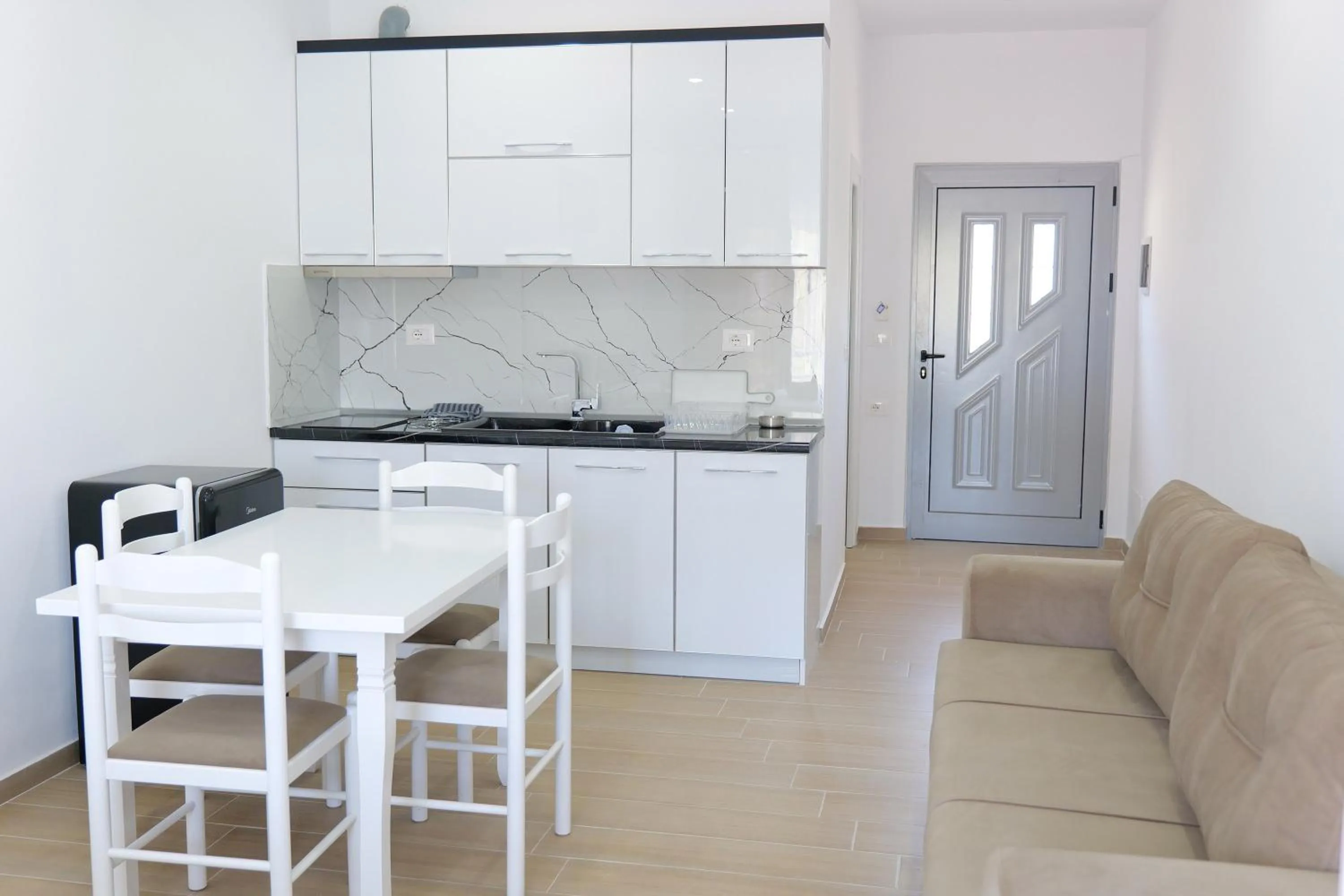 Kitchen or kitchenette in Lux Apartments