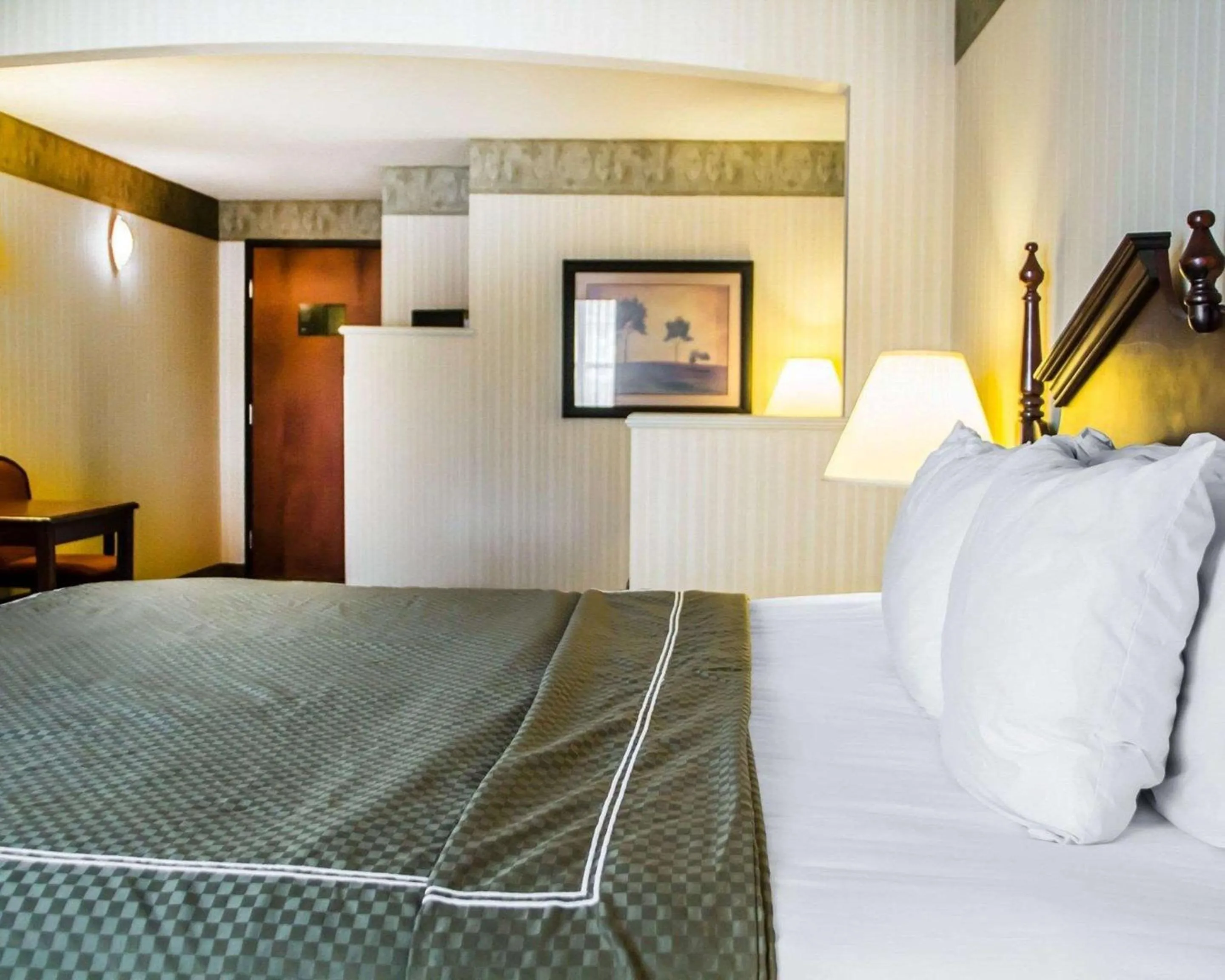 Bedroom, Bed in Comfort Suites McAlester