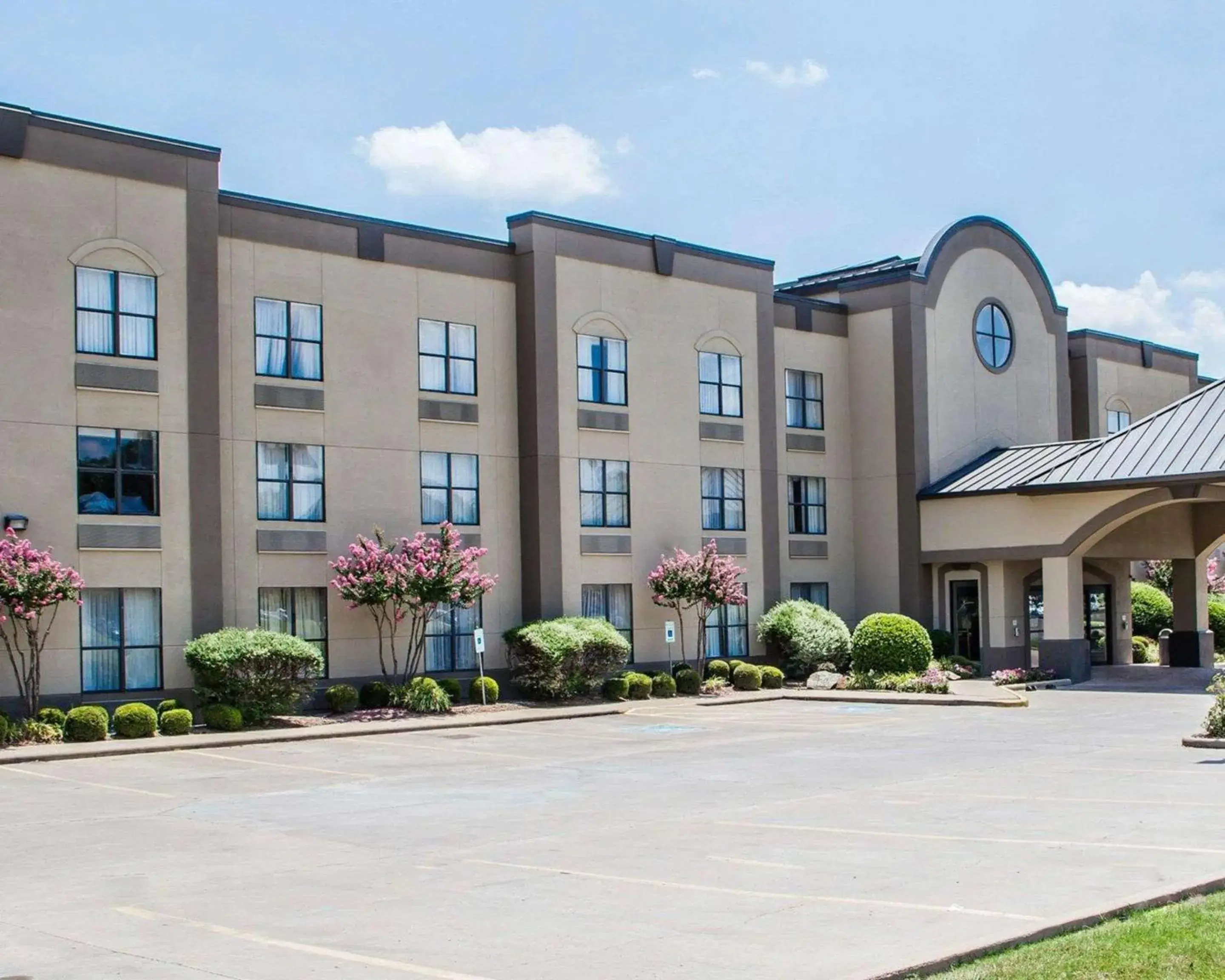 Property building in Comfort Suites McAlester Property building in Comfort Suites McAlester