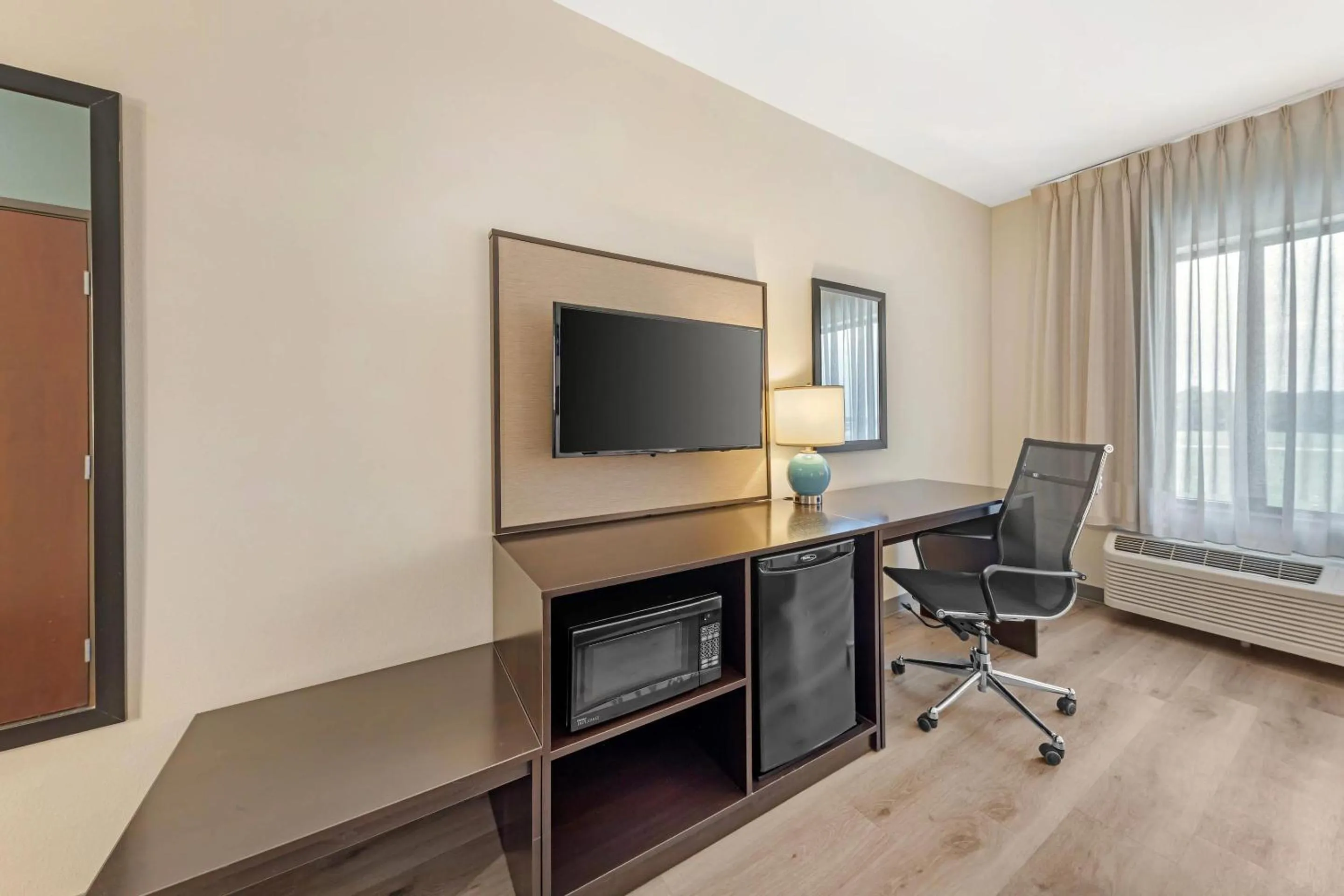 Bedroom in Sleep Inn & Suites Norman near University